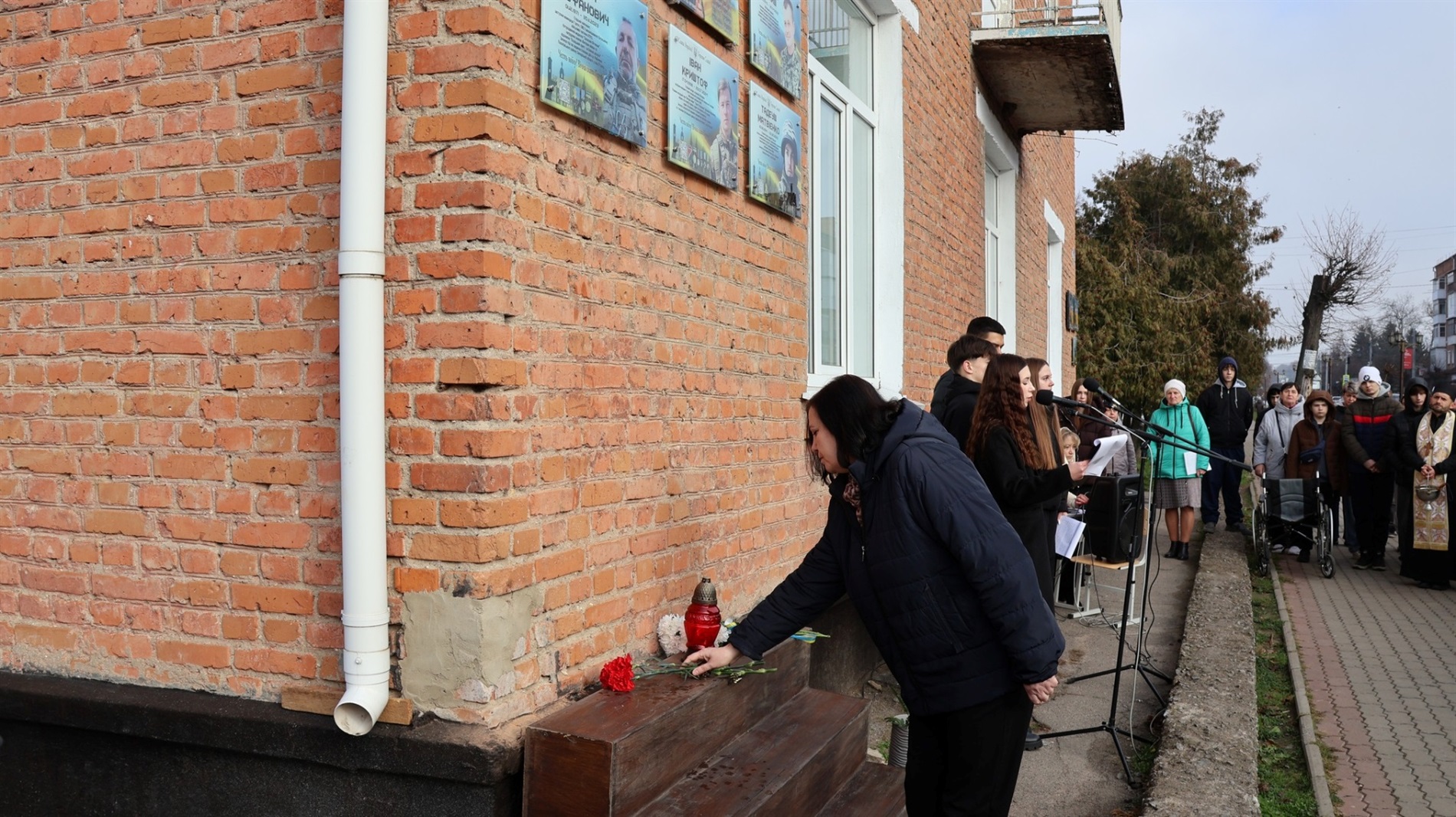 На території Барського ліцею №2 відбулося урочисте відкриття Меморіальної дошки Сергію Стефановичу