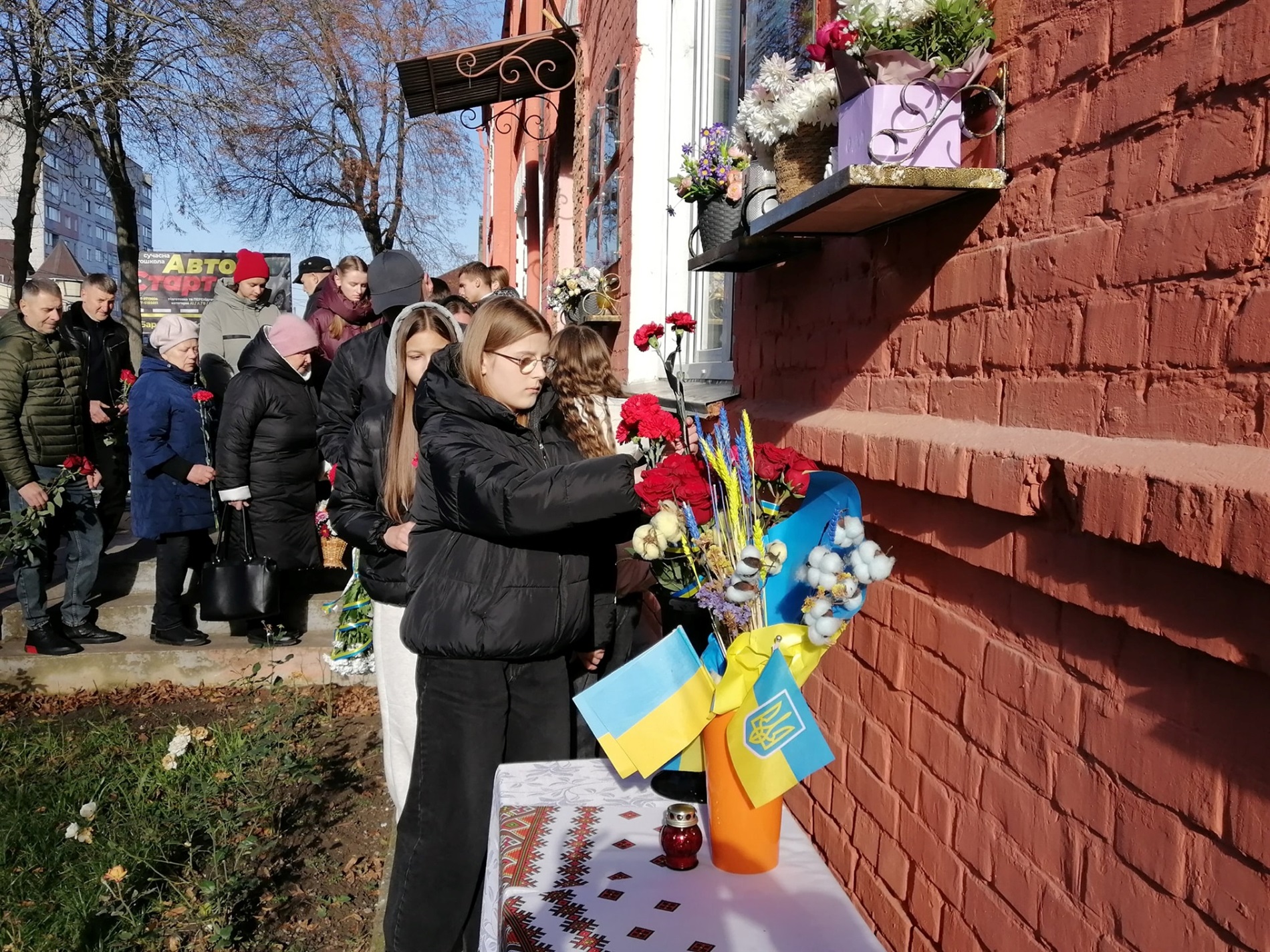 У Барському ліцеї №3 відкрили меморіальну дошку Герою Ігорю Наталюку