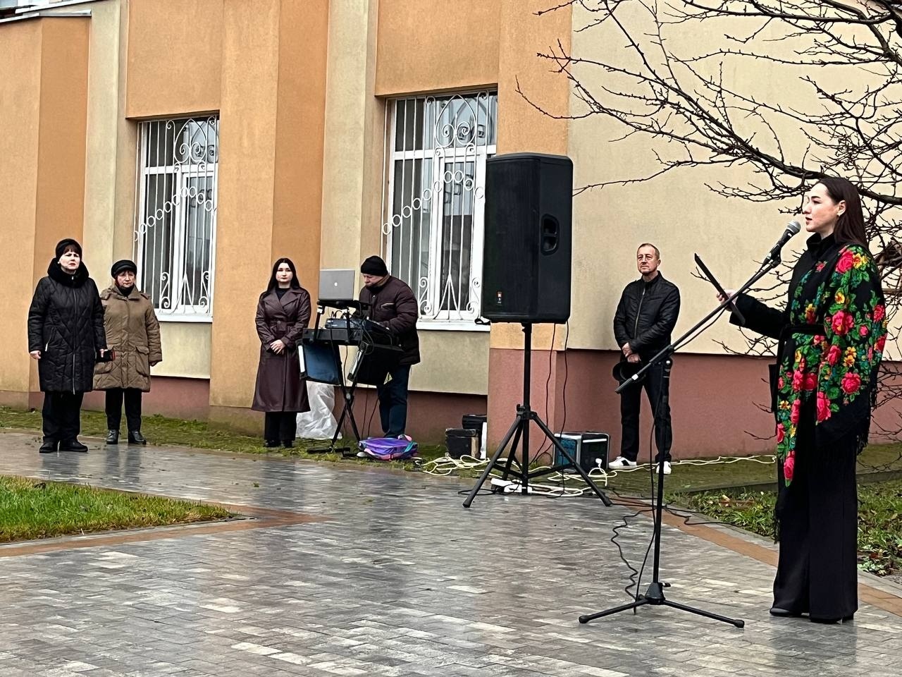 В м. Бар шанували пам’ять жертв Голодомору: мітинг-реквієм і лампадки пам’яті