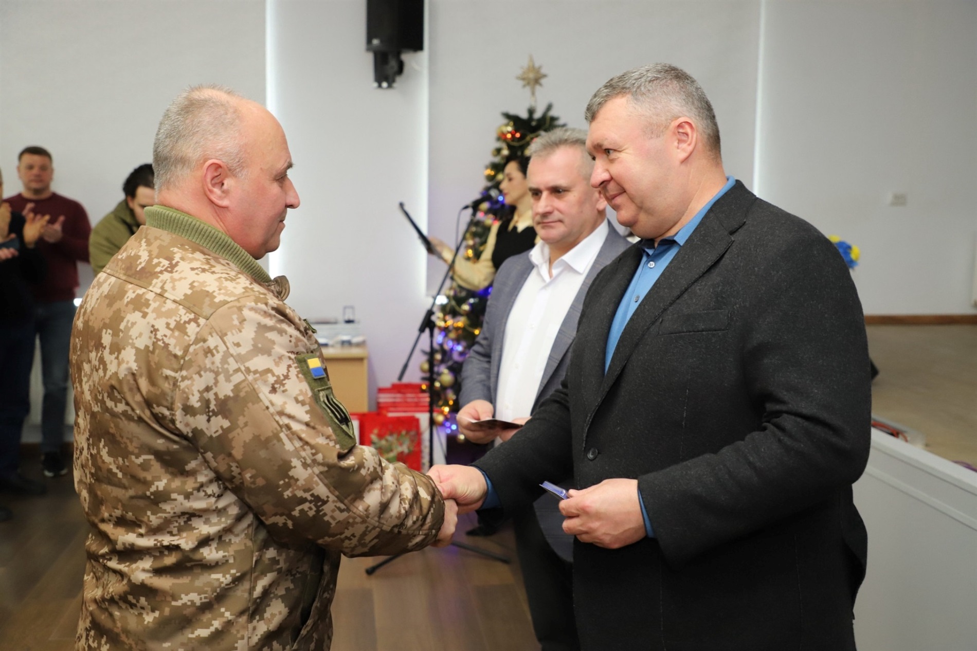 У Барі привітали волонтерів, військових і працівників місцевого самоврядування