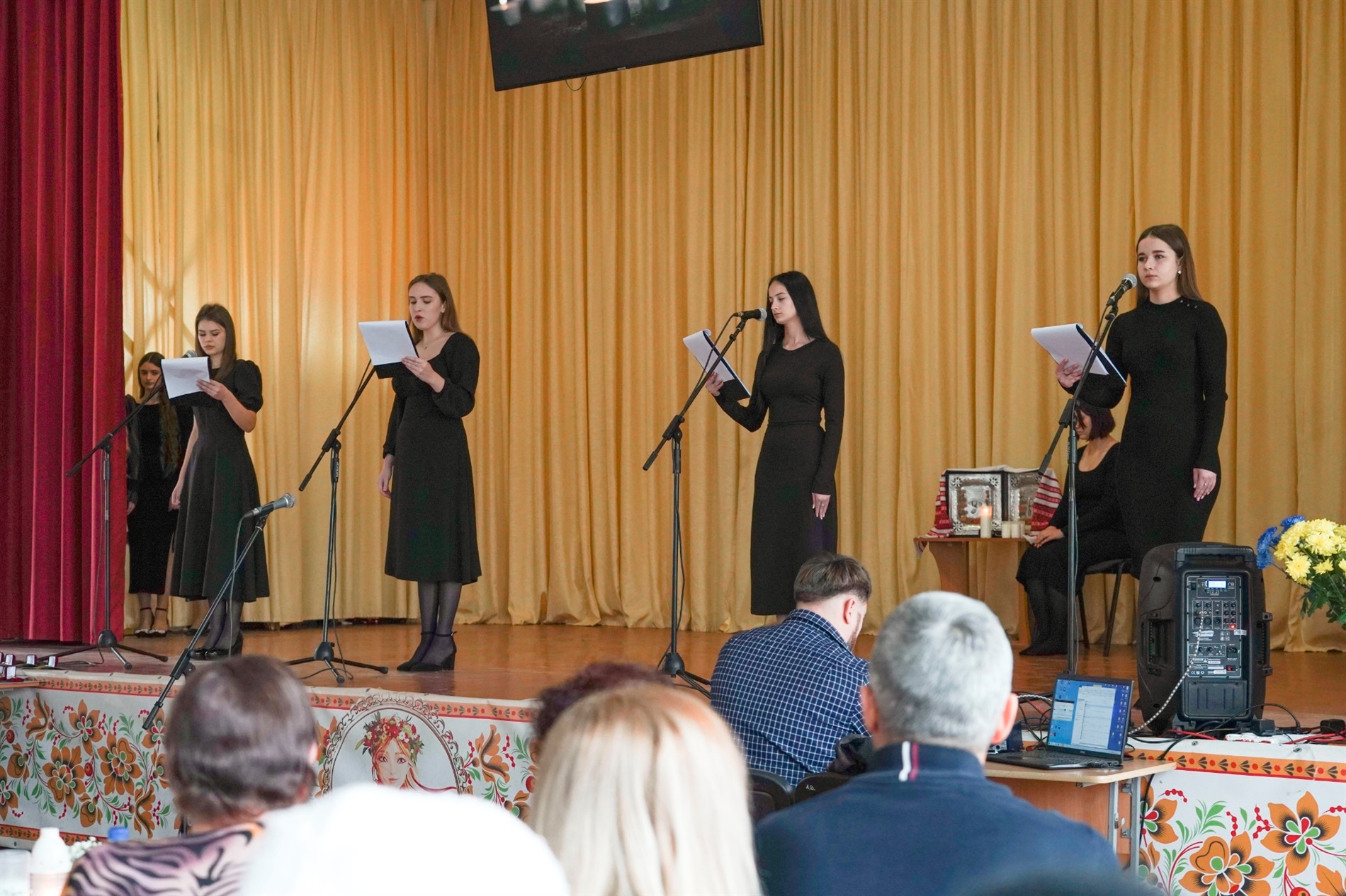 У Барі вручили памʼятні відзнаки «Серце матері Воїна» матерям полеглих Героїв