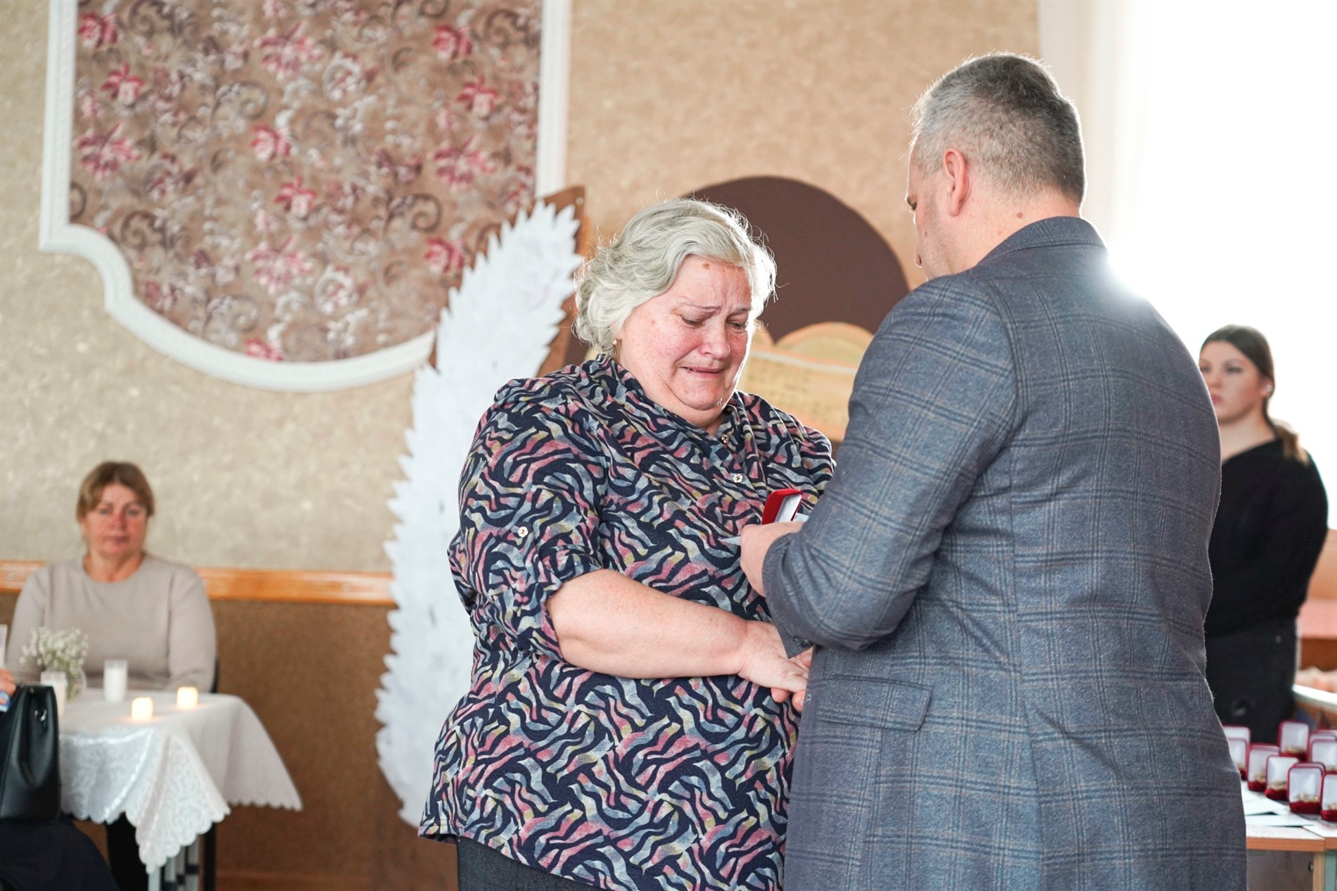 У Барі вручили памʼятні відзнаки «Серце матері Воїна» матерям полеглих Героїв