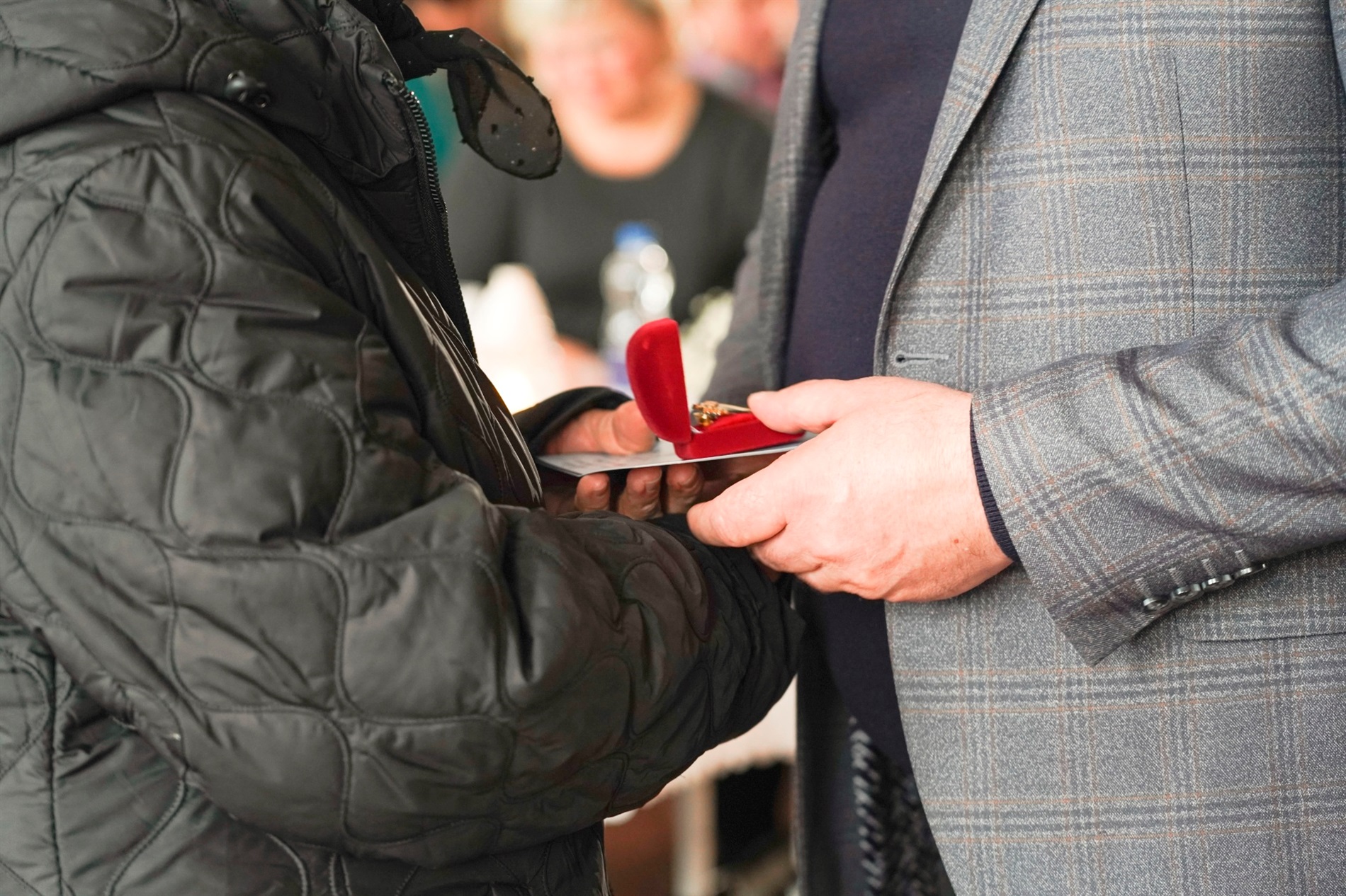 У Барі вручили памʼятні відзнаки «Серце матері Воїна» матерям полеглих Героїв
