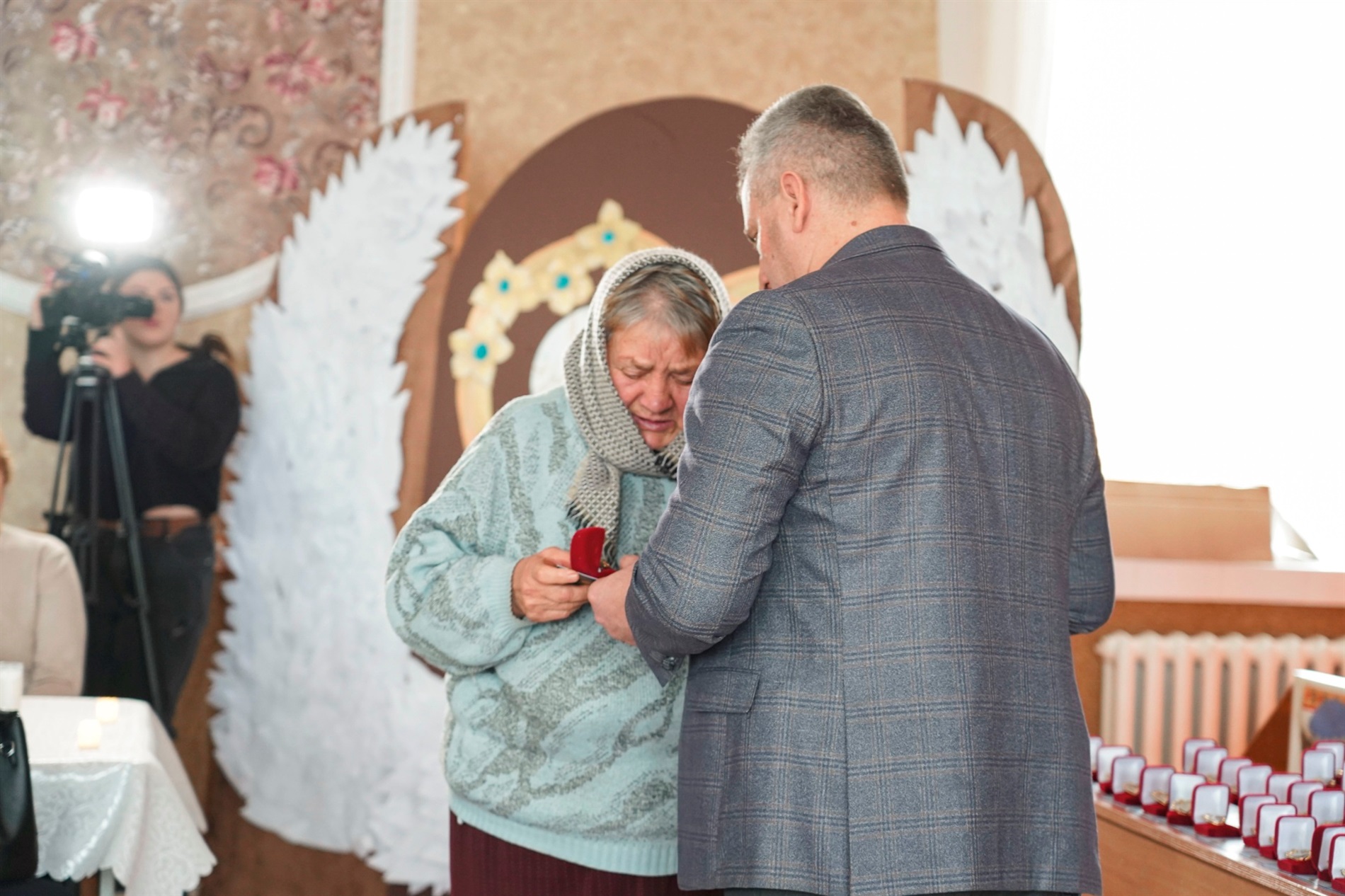 У Барі вручили памʼятні відзнаки «Серце матері Воїна» матерям полеглих Героїв