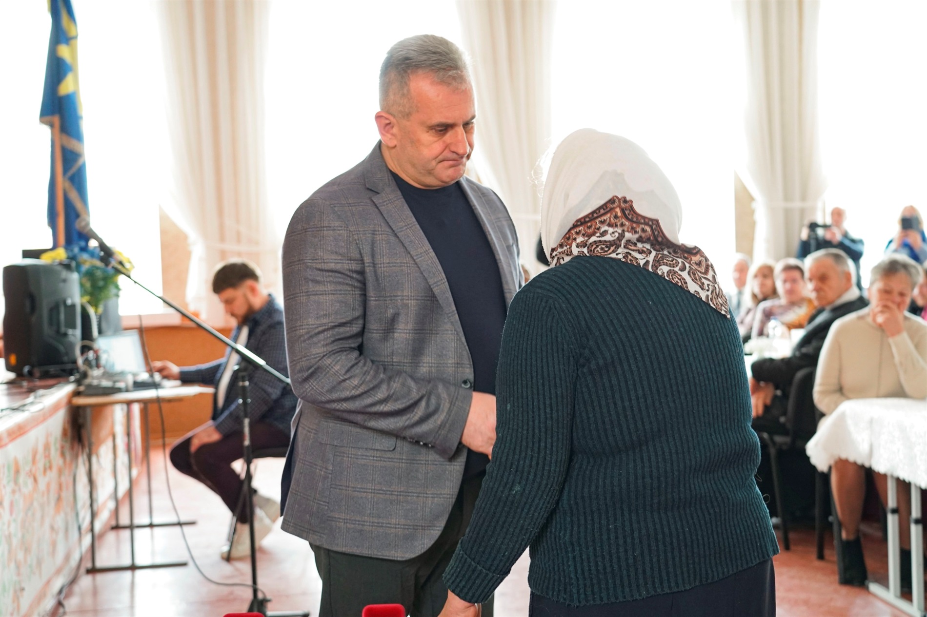 У Барі вручили памʼятні відзнаки «Серце матері Воїна» матерям полеглих Героїв