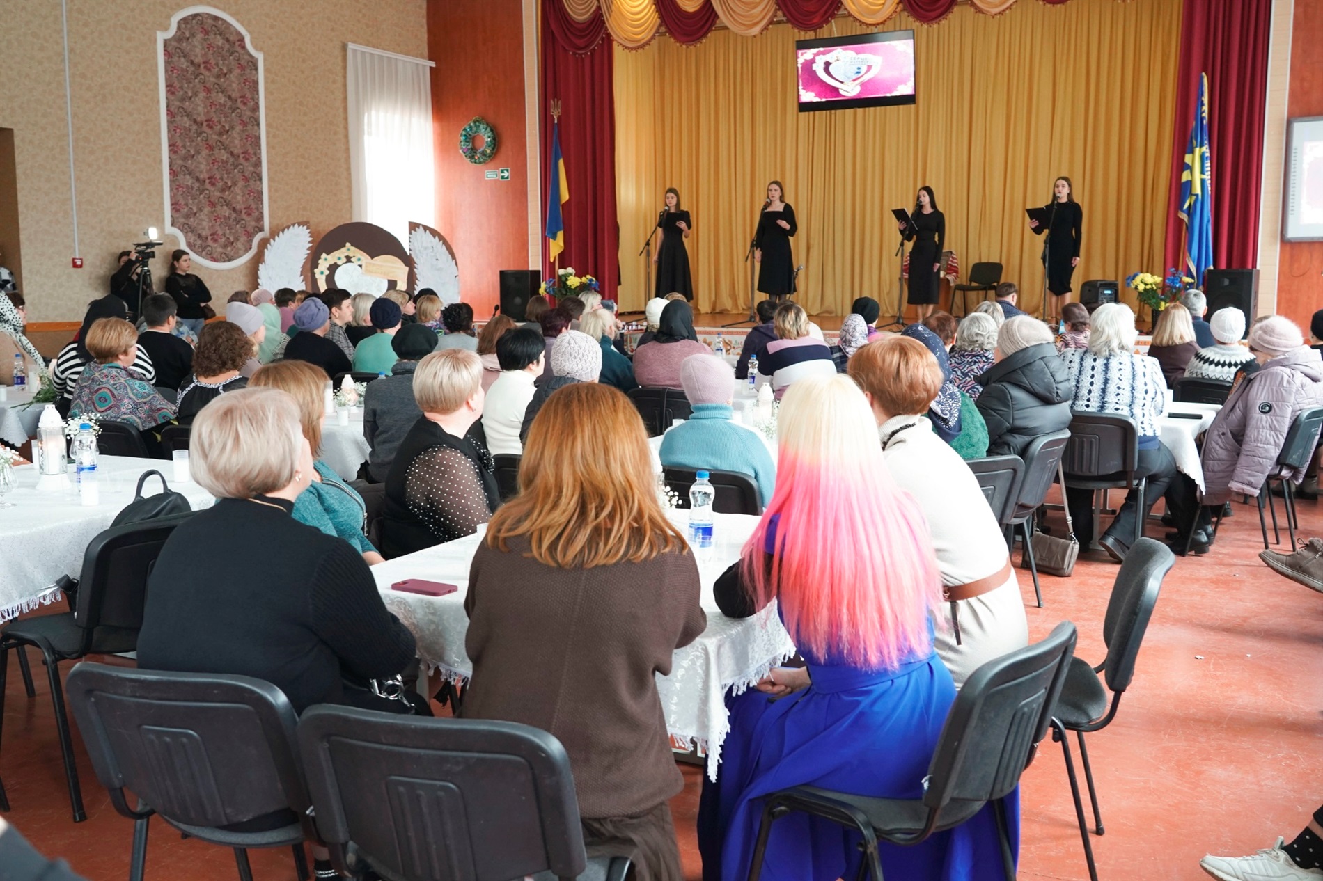 У Барі вручили памʼятні відзнаки «Серце матері Воїна» матерям полеглих Героїв