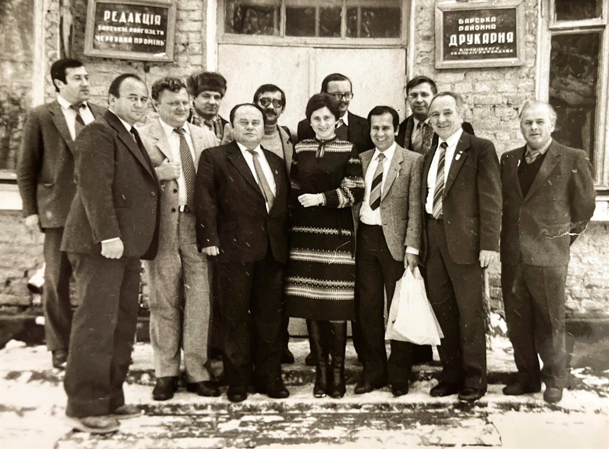 Колишній колектив редакції газети "Подільський край" 