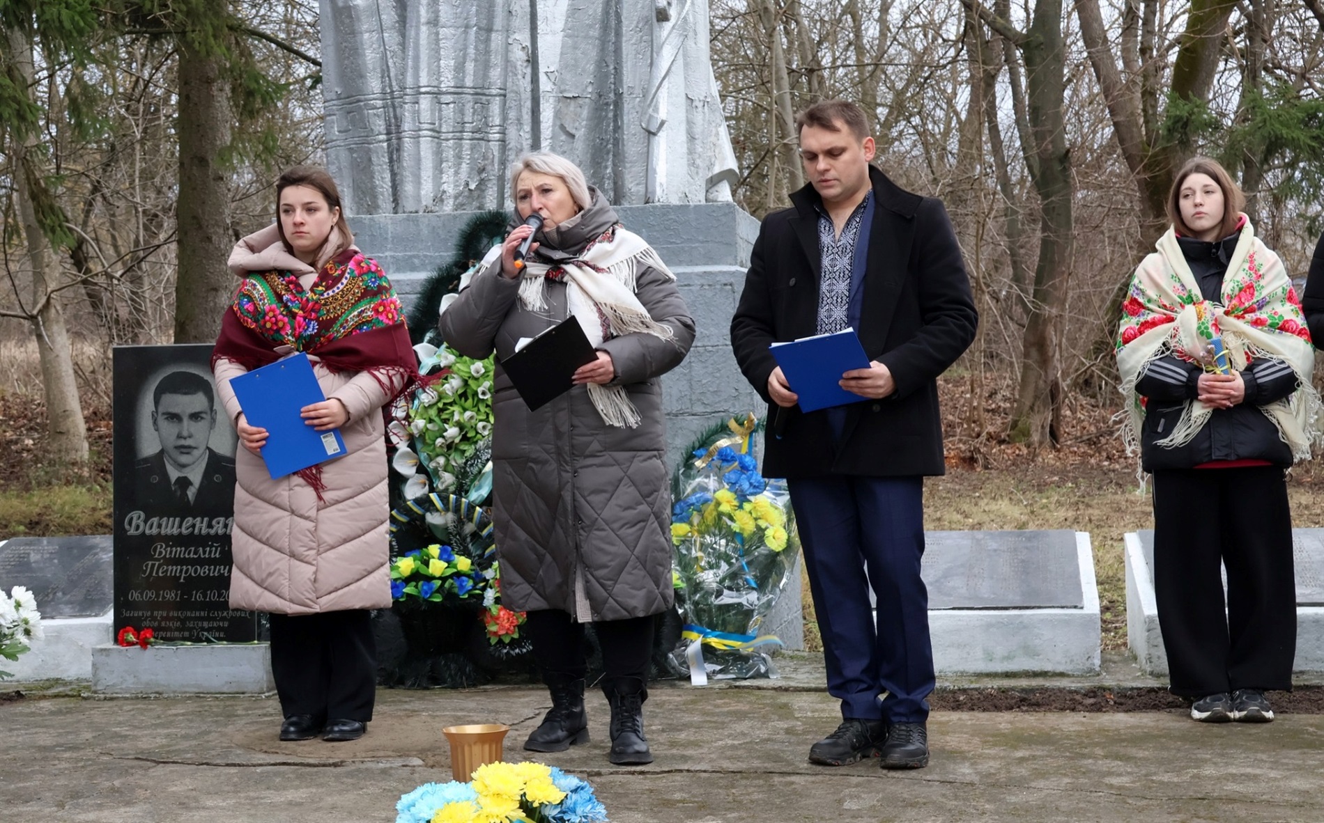 У селі Митки Барської громади відкрили Алею Слави на честь полеглих захисників України