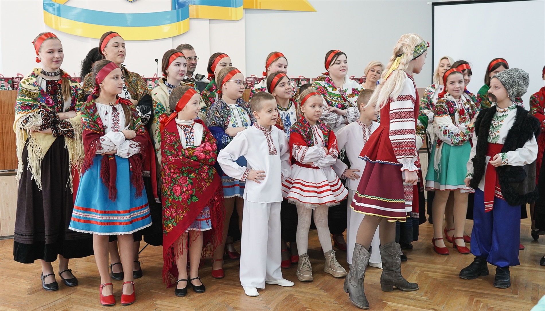 Фольклорний колектив «Джерельце» виступив з різдвяною композицією: фото та відео