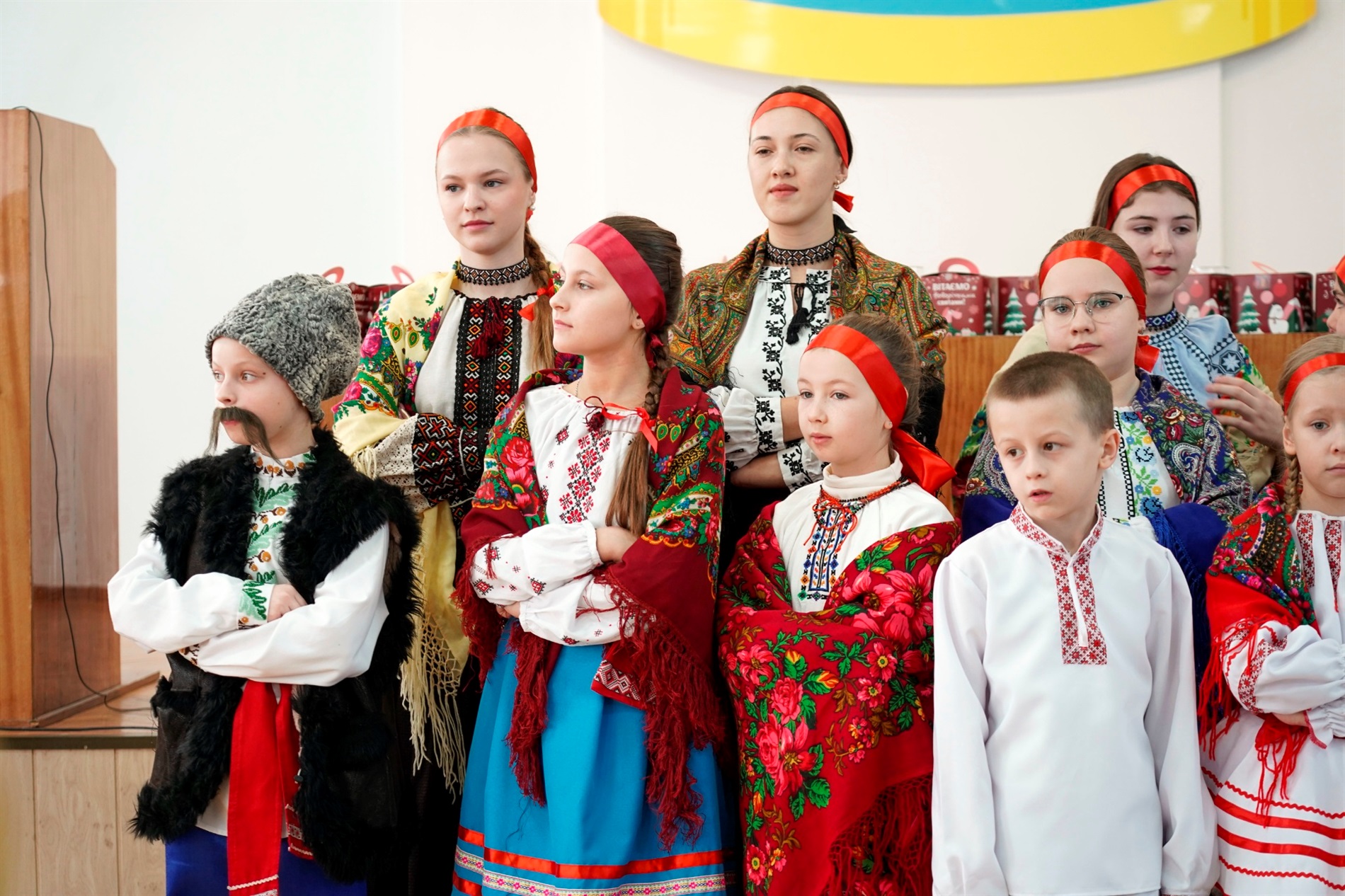 Фольклорний колектив «Джерельце» виступив з різдвяною композицією: фото та відео