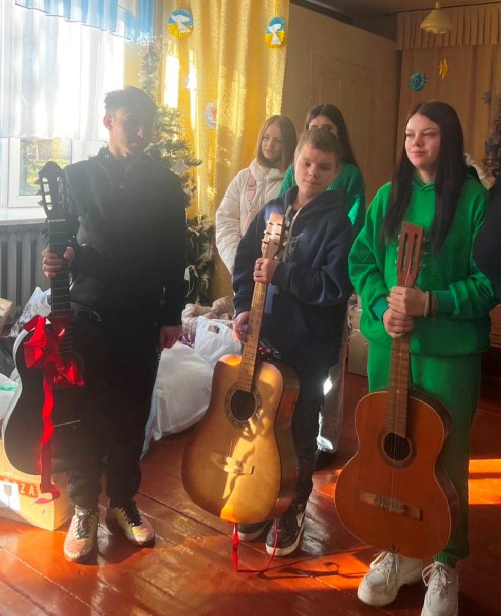 Учні Барського ліцею №2 відвідали дітей у Котюжанівській школі-інтернаті