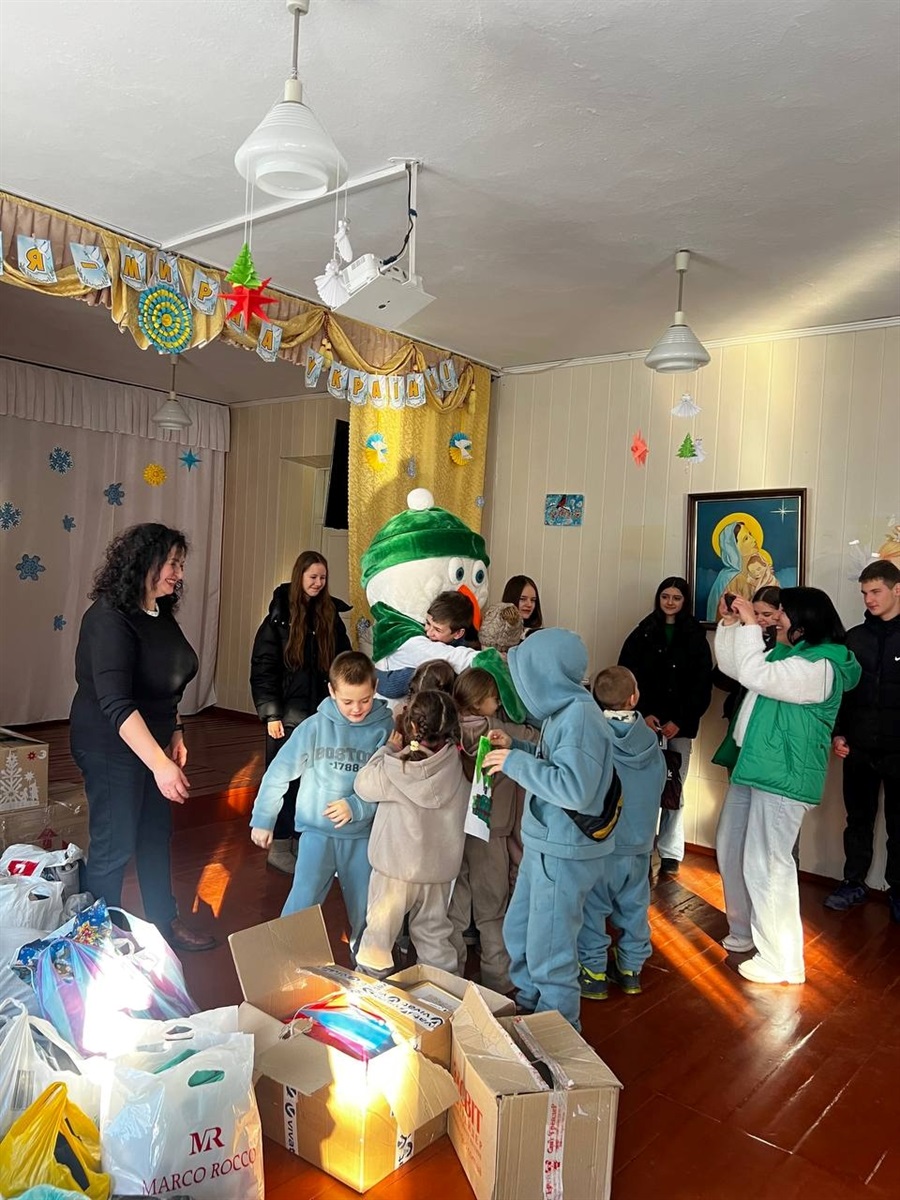 Учні Барського ліцею №2 відвідали дітей у Котюжанівській школі-інтернаті