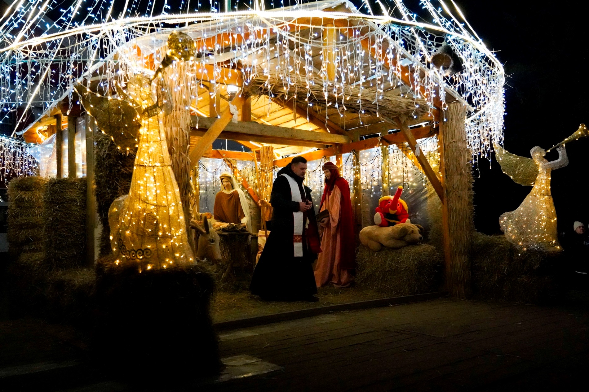 У Барі біля різдвяного вертепу відбулася спільна молитва за мир і святкова коляда