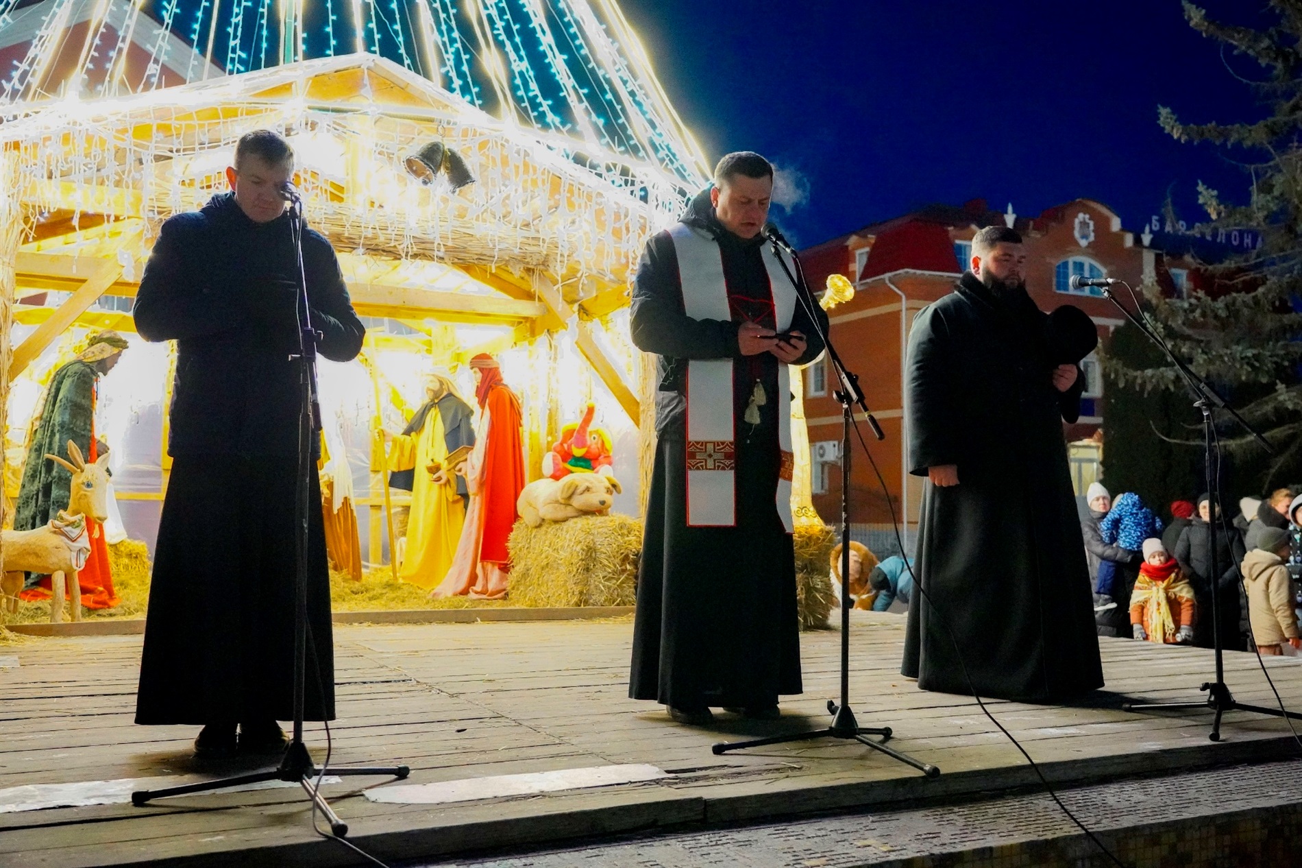 У Барі біля різдвяного вертепу відбулася спільна молитва за мир і святкова коляда