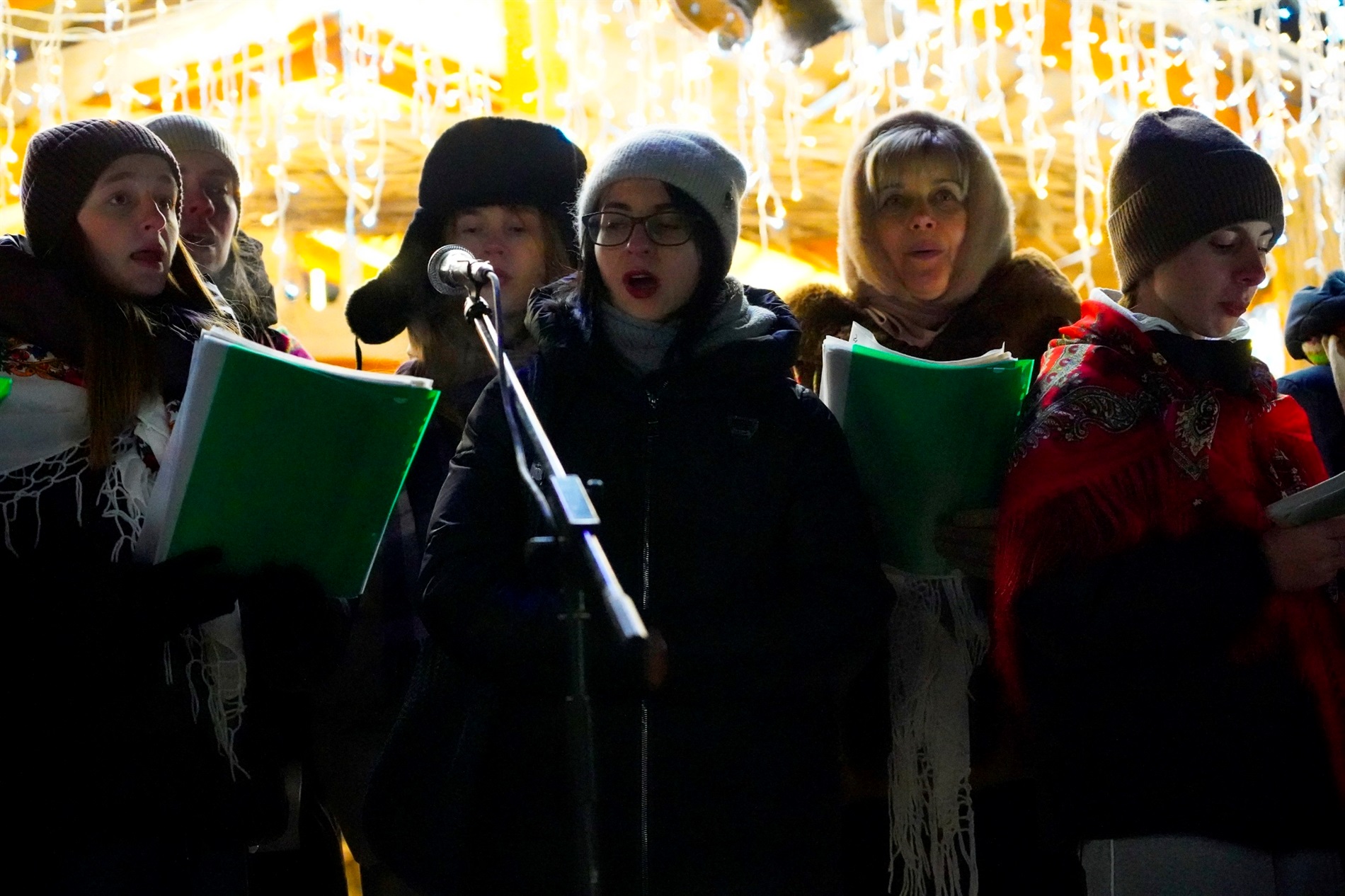 У Барі біля різдвяного вертепу відбулася спільна молитва за мир і святкова коляда