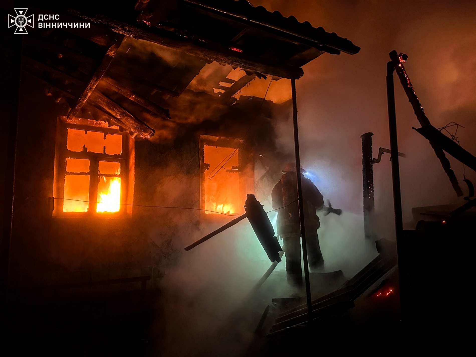 В області за добу сталося сім пожеж у житловому секторі: більшість — через пічне опалення
