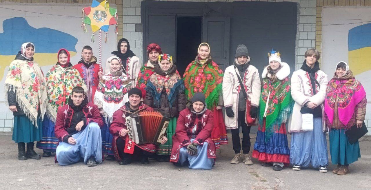 У Барській громаді триває благодійна коляда: громади збирають кошти для ЗСУ