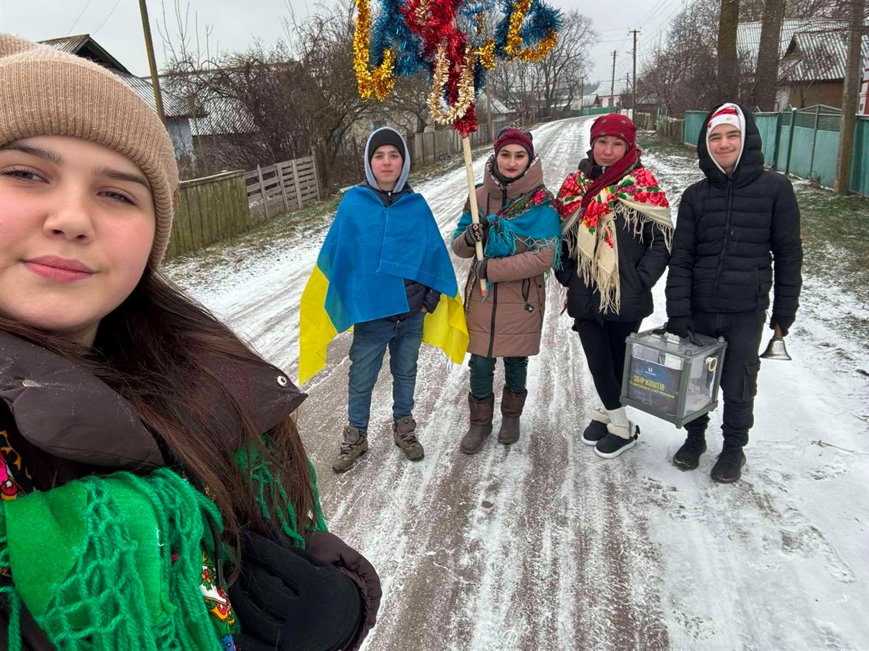 У Барській громаді триває благодійна коляда: громади збирають кошти для ЗСУ