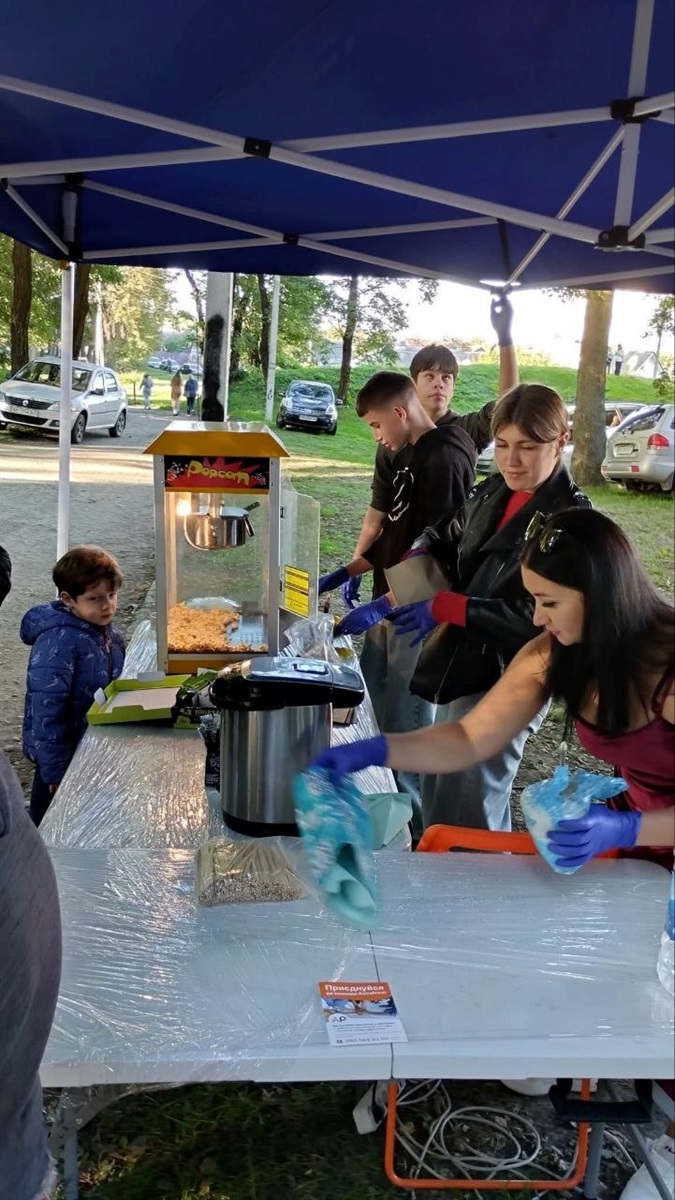 «Сидіти на місці — не про нас»: як молодь у Барі вчиться змінювати громаду