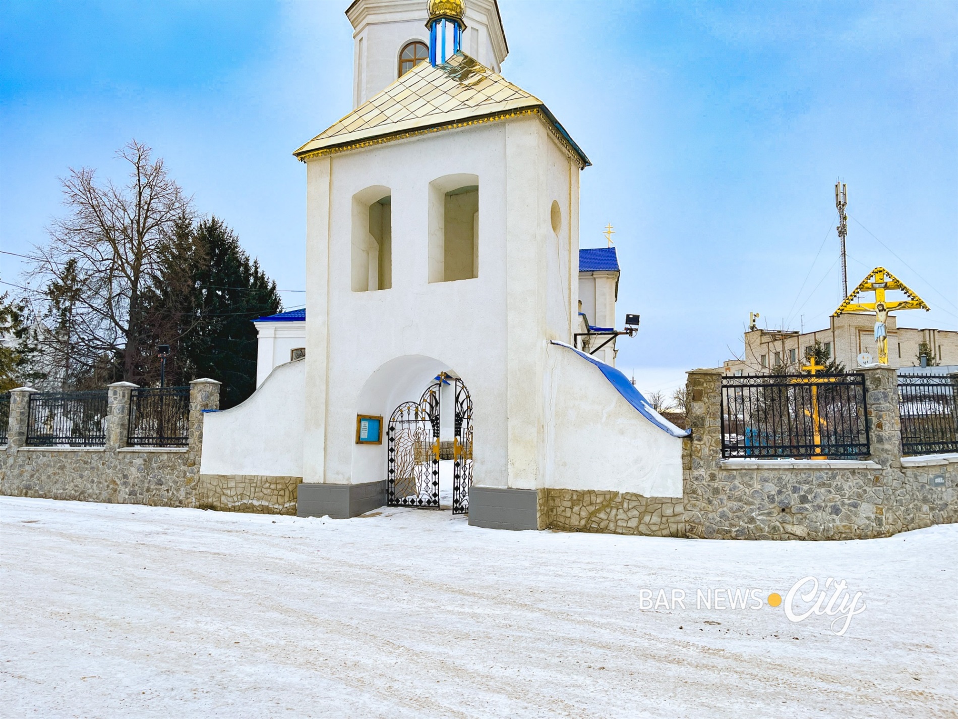 Засніжені та слизькі: яка ситуація на дорогах Бару в січні 2026 року