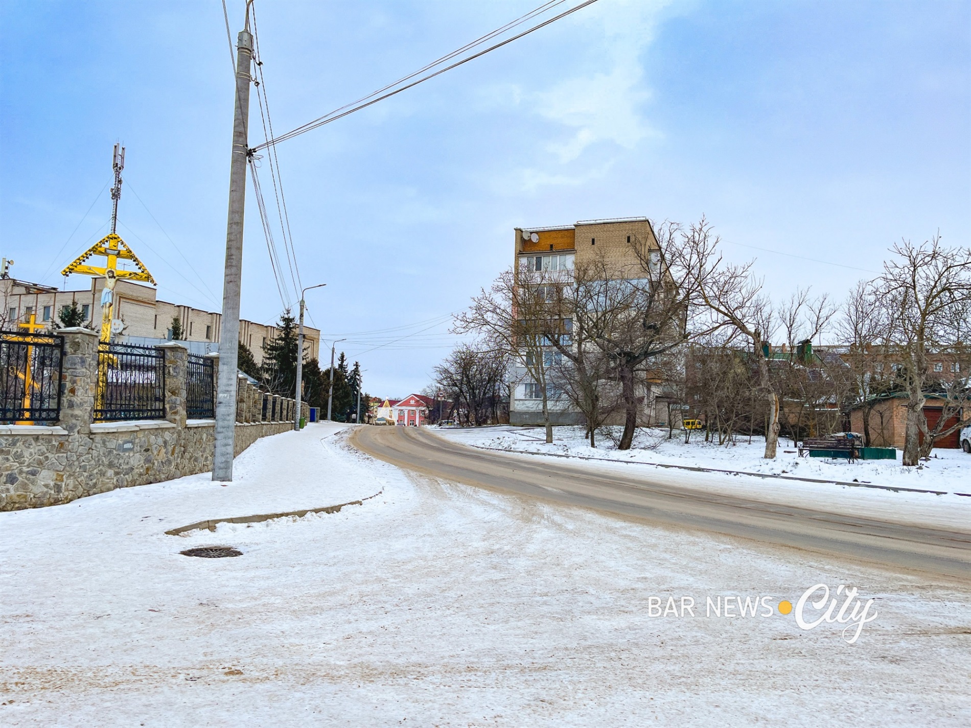 Засніжені та слизькі: яка ситуація на дорогах Бару в січні 2026 року