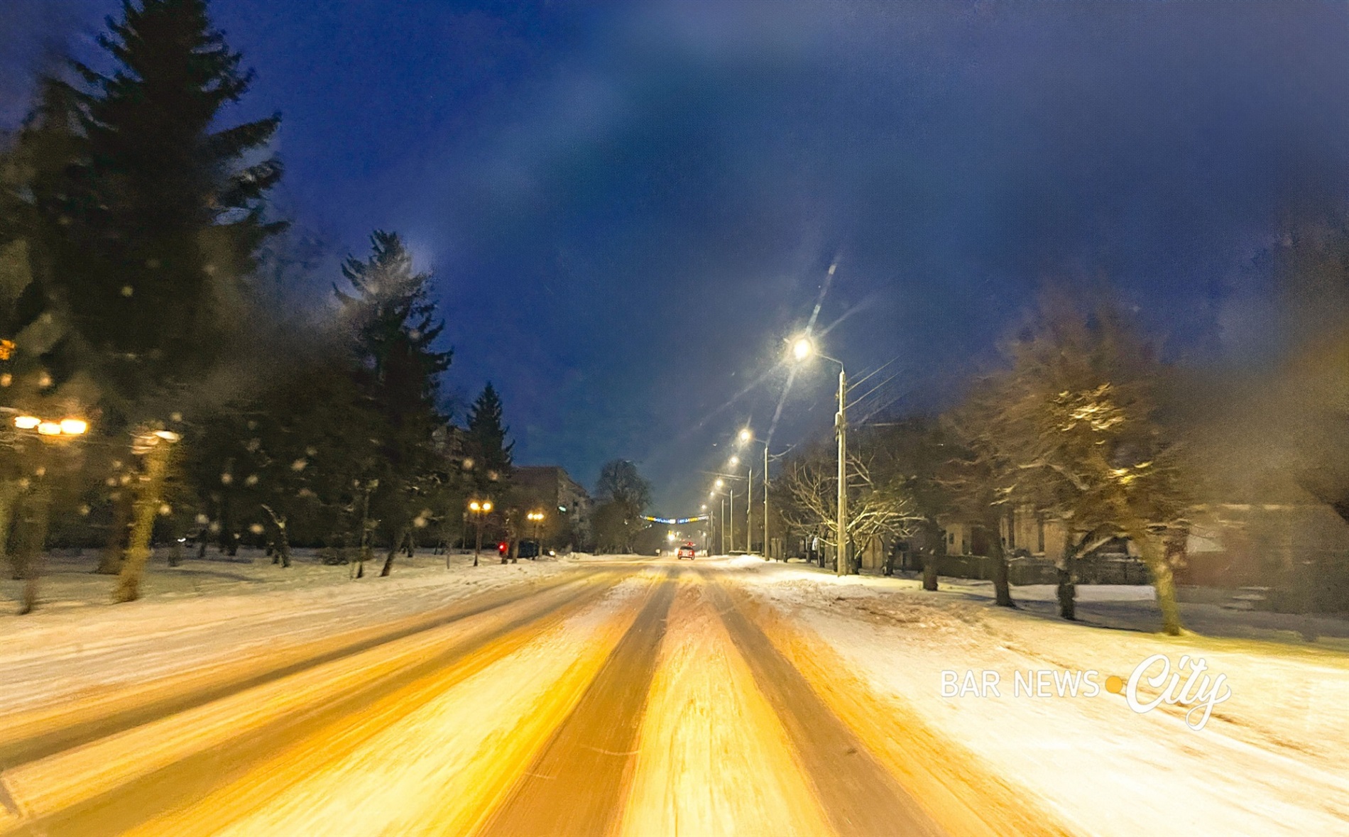 Засніжені та слизькі: яка ситуація на дорогах Бару в січні 2026 року