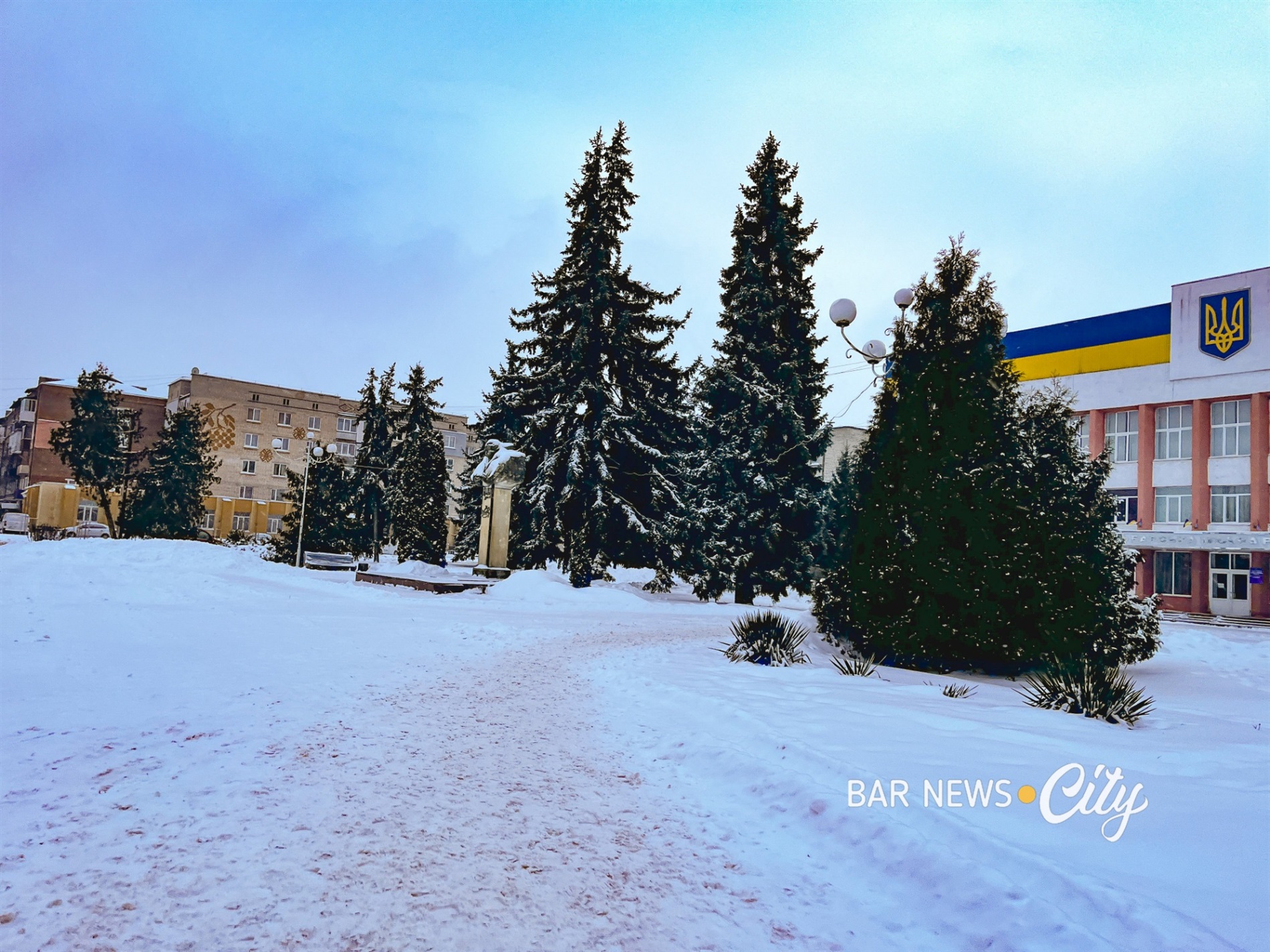 Засніжені та слизькі: яка ситуація на дорогах Бару в січні 2026 року