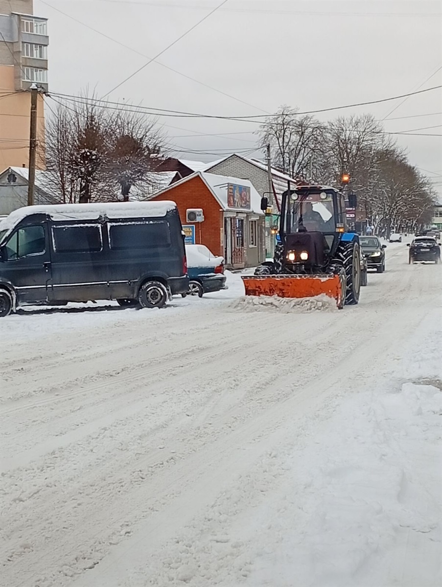 Засніжені та слизькі: яка ситуація на дорогах Бару в січні 2026 року