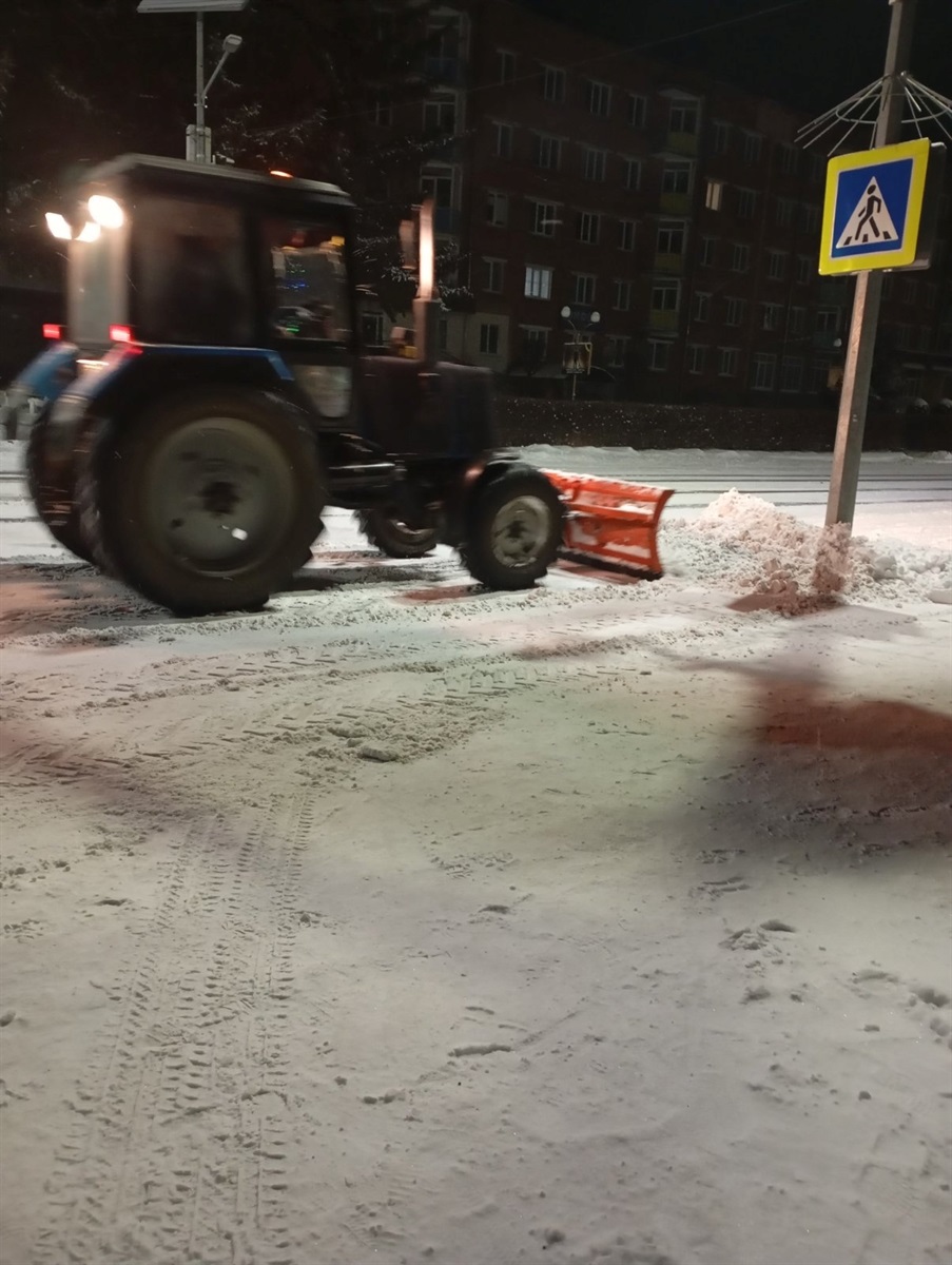 Засніжені та слизькі: яка ситуація на дорогах Бару в січні 2026 року