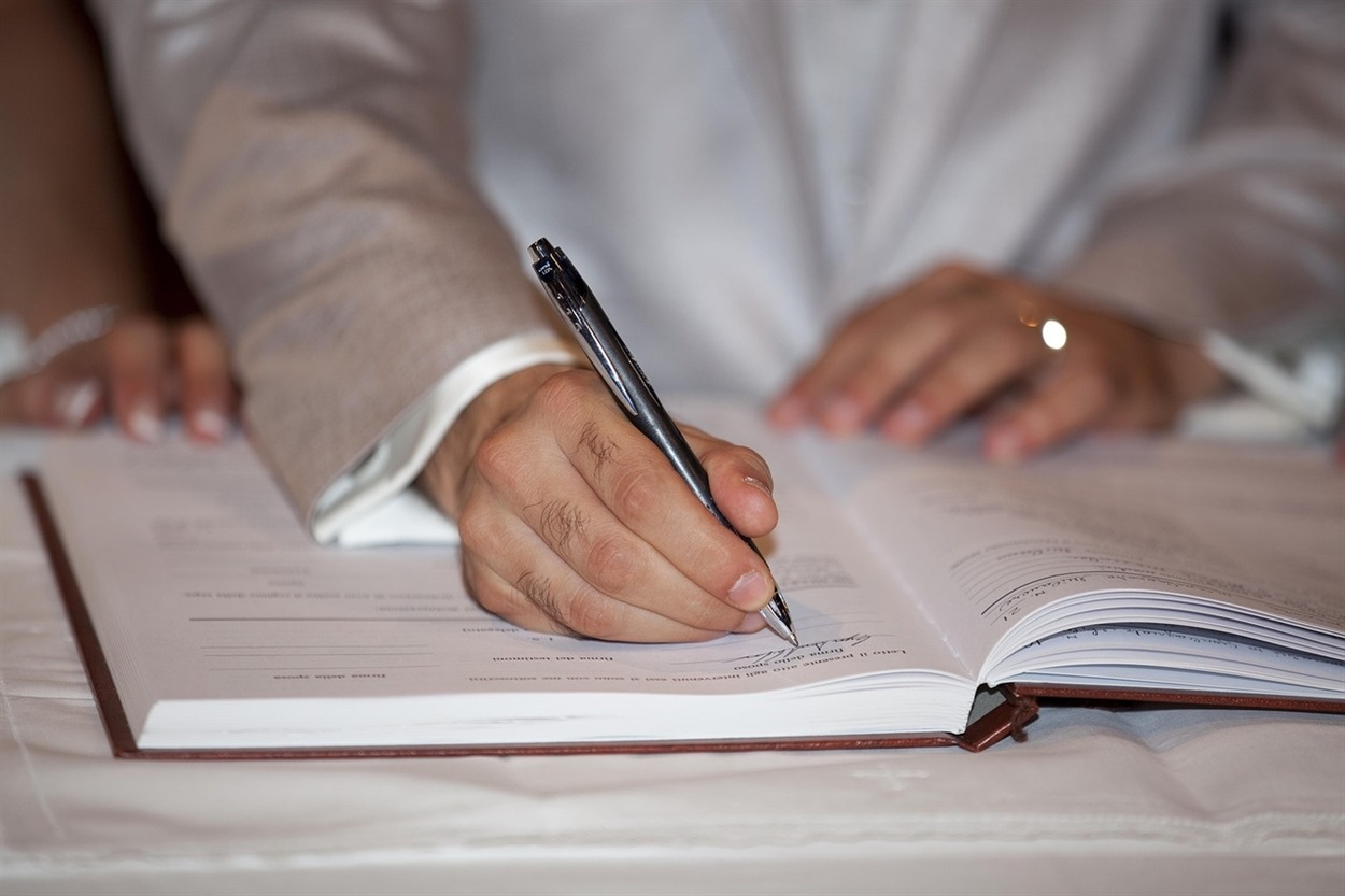 Шлюби з 14 років та штраф за зірване весілля: що робить проєкт нового Цивільного кодексу скандальним