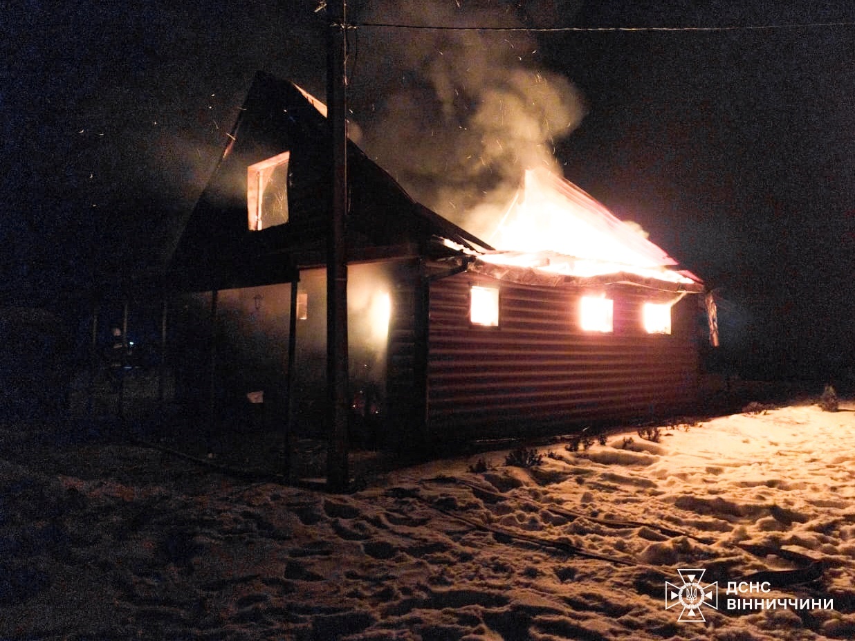Вісім пожеж за добу ліквідували рятувальники на Вінниччині: горіла лазня у Барській громаді