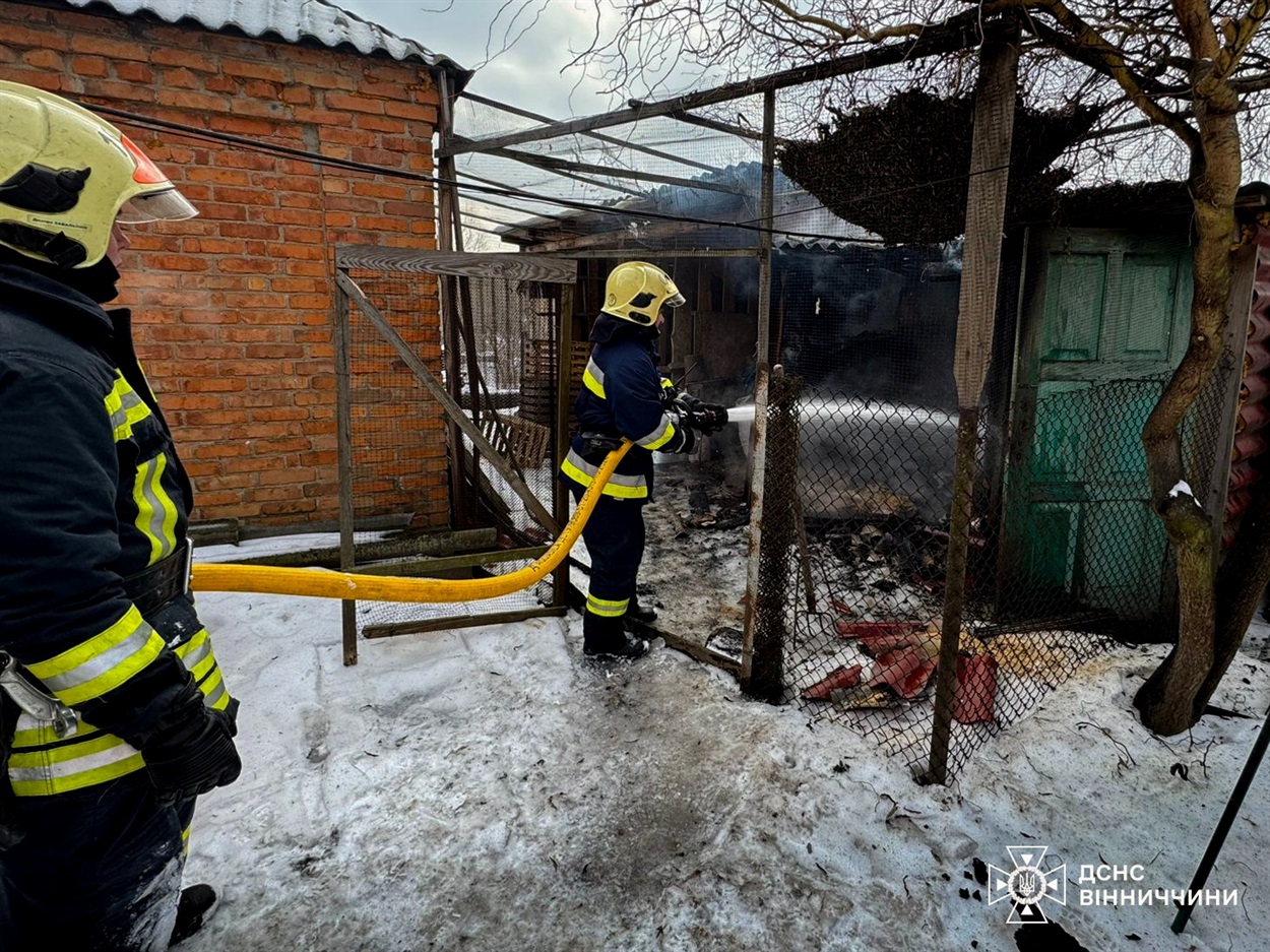 Вісім пожеж за добу ліквідували рятувальники на Вінниччині: горіла лазня у Барській громаді