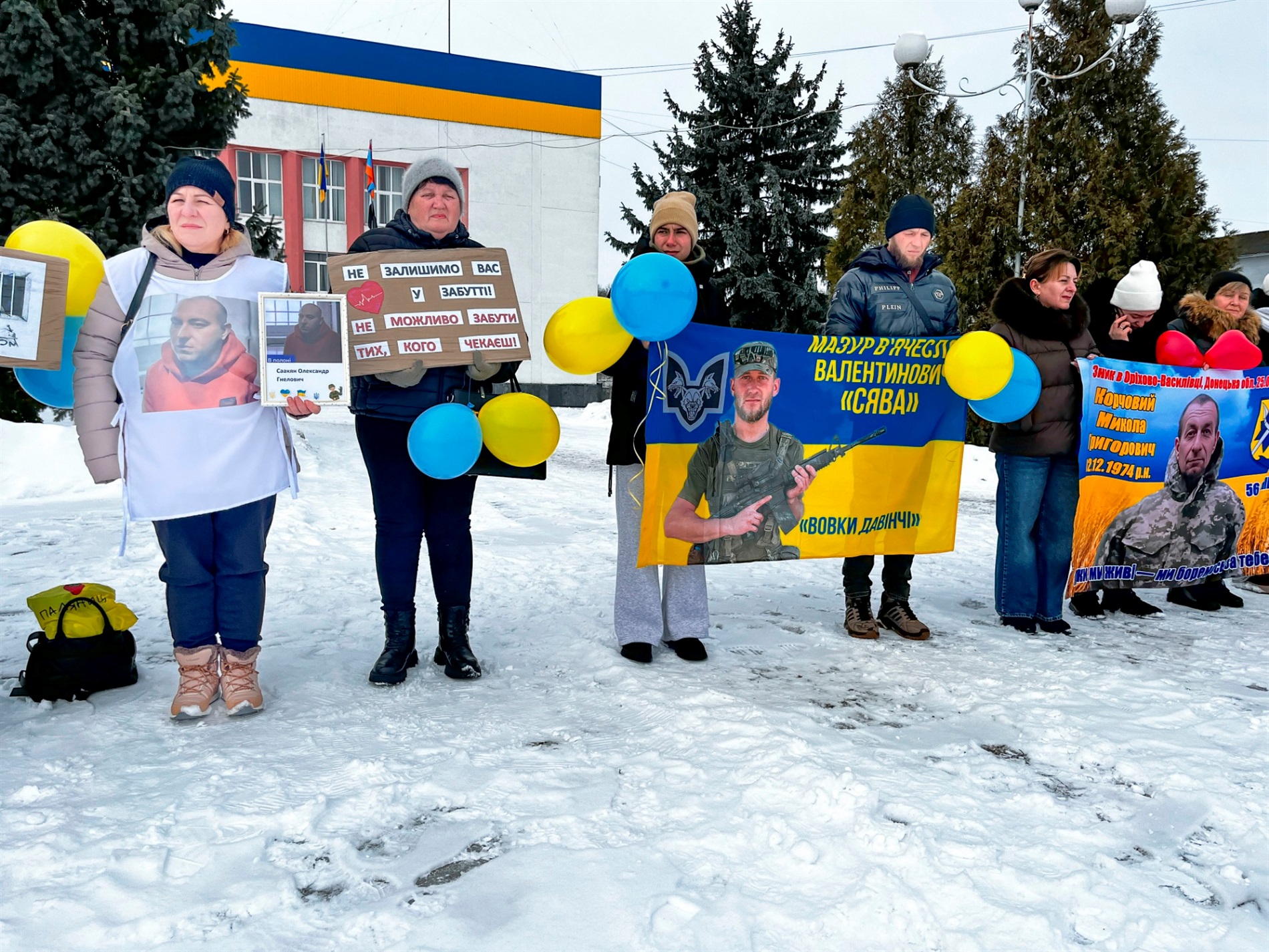 «Наші серця за ґратами»: у Барі відбулася 12-та акція на підтримку безвісти зниклих захисників