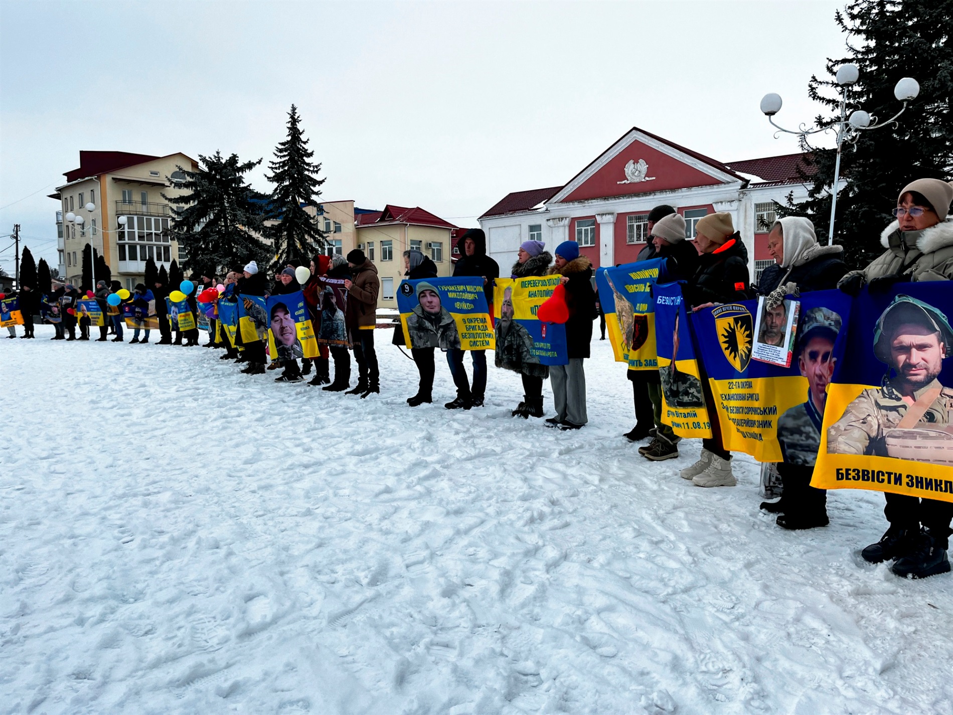 «Наші серця за ґратами»: у Барі відбулася 12-та акція на підтримку безвісти зниклих захисників