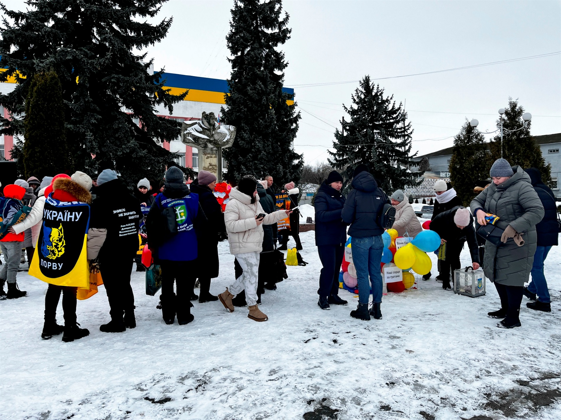 «Наші серця за ґратами»: у Барі відбулася 12-та акція на підтримку безвісти зниклих захисників