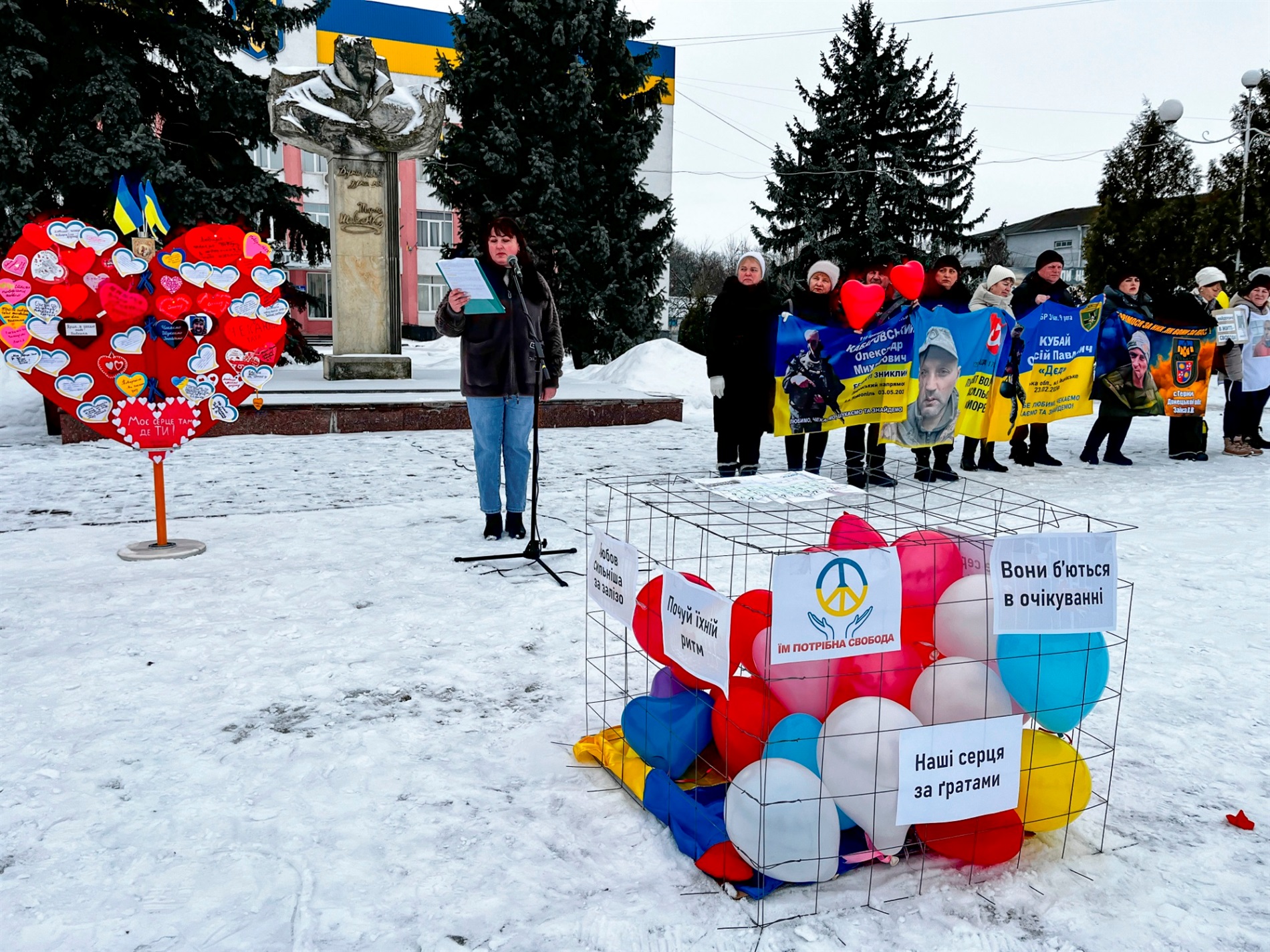 «Наші серця за ґратами»: у Барі відбулася 12-та акція на підтримку безвісти зниклих захисників