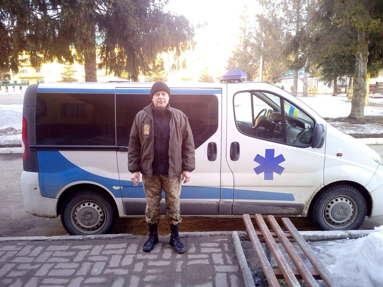 На території Барської лікарні відкрили меморіальну дошку старшому сержанту Володимиру Надибському