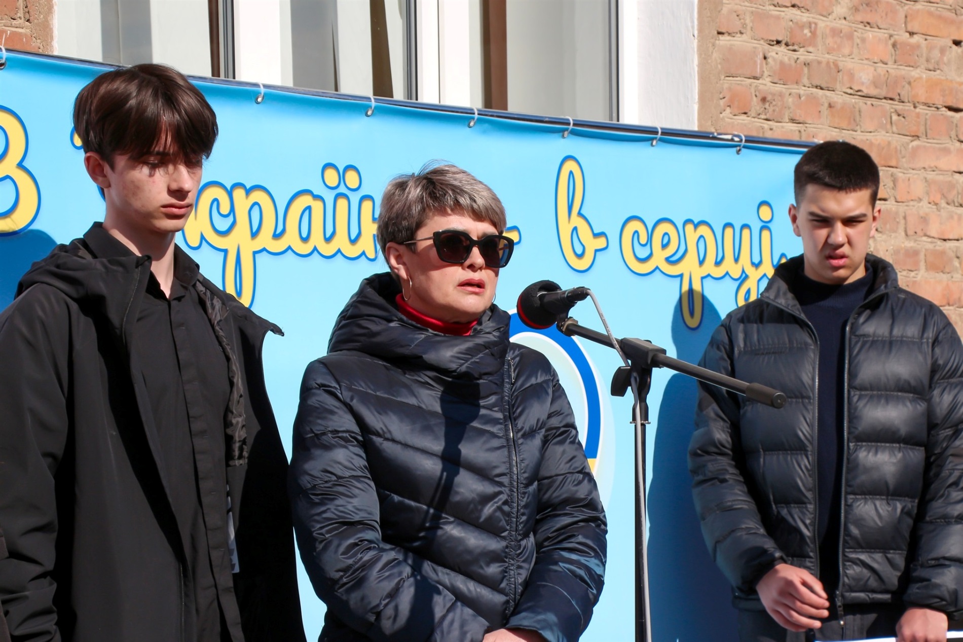 У Барському ліцеї №2 відкрили меморіальні дошки Героям Роману Белінському та Віталію Навроцькому