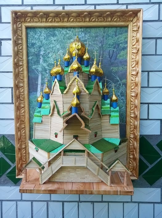 Пенсіонер із села Мигалівці Барської громади будує церкви та замки з сірників