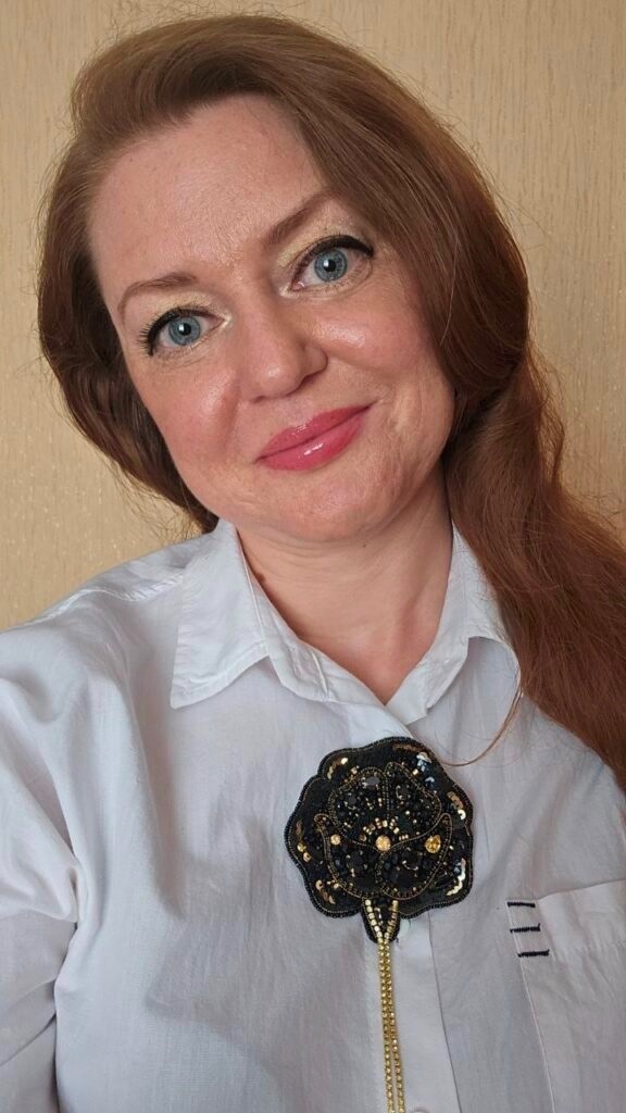 Вишивка як опора: історія переселенки Тетяни Артюхової, яка почала нове життя в Барі