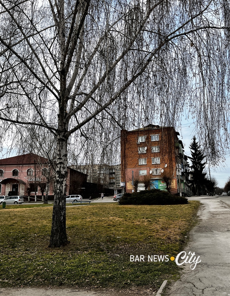 Місто Бар у березні 2026 року: як прокидається весна. Фото