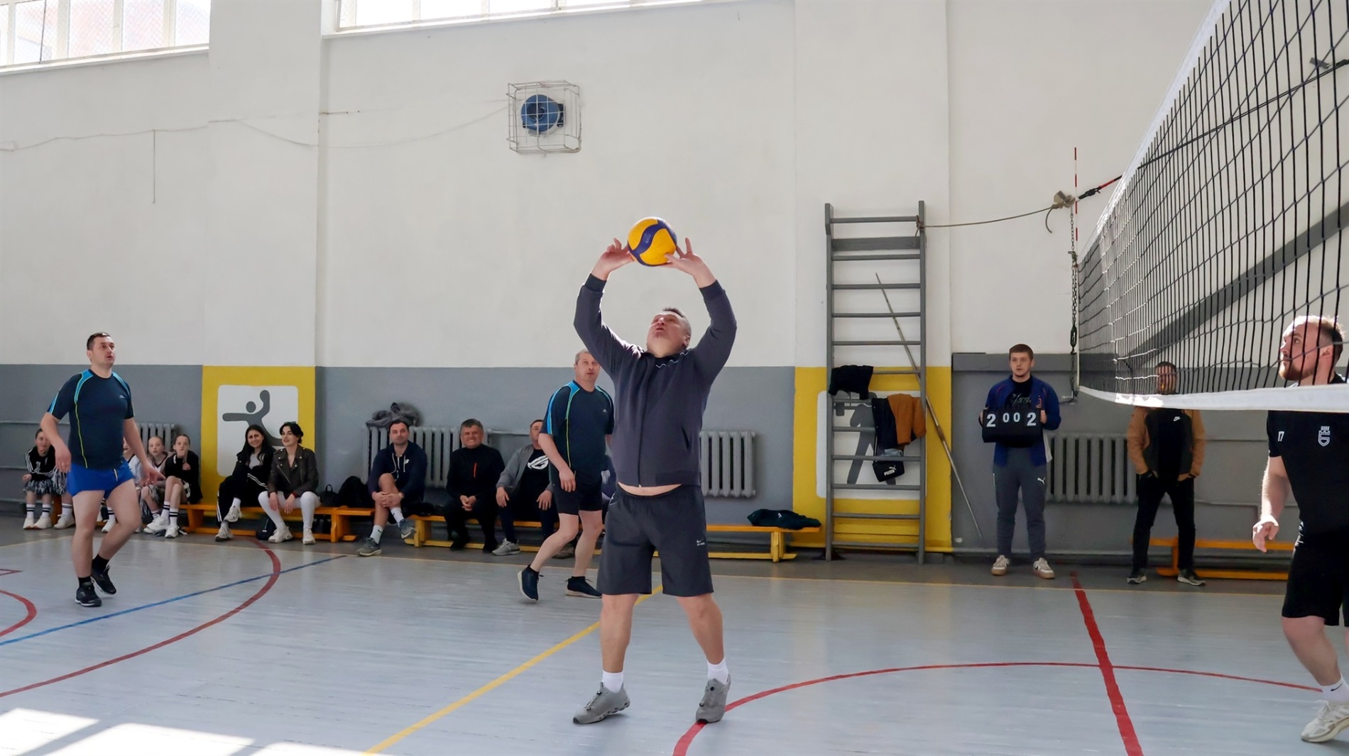 У Ялтушківському ліцеї провели волейбольний турнір на честь вчителів-добровольців Барської громади