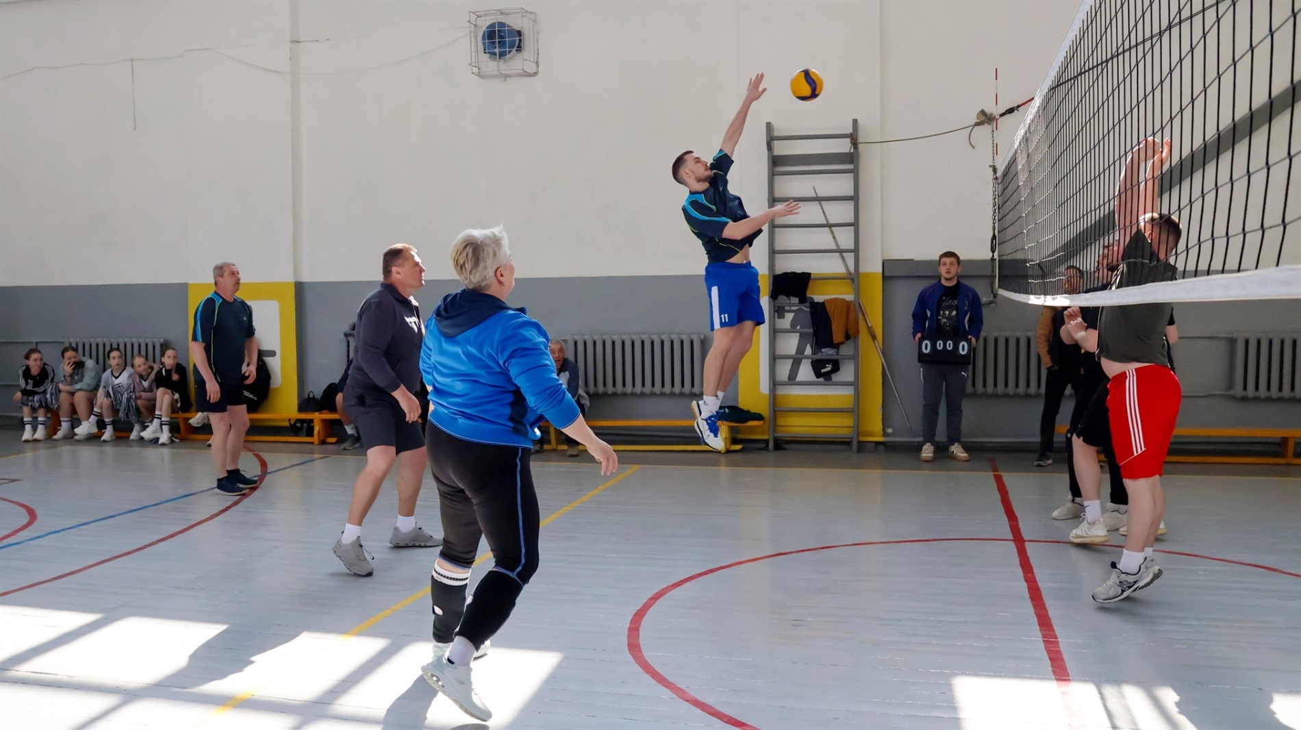 У Ялтушківському ліцеї провели волейбольний турнір на честь вчителів-добровольців Барської громади