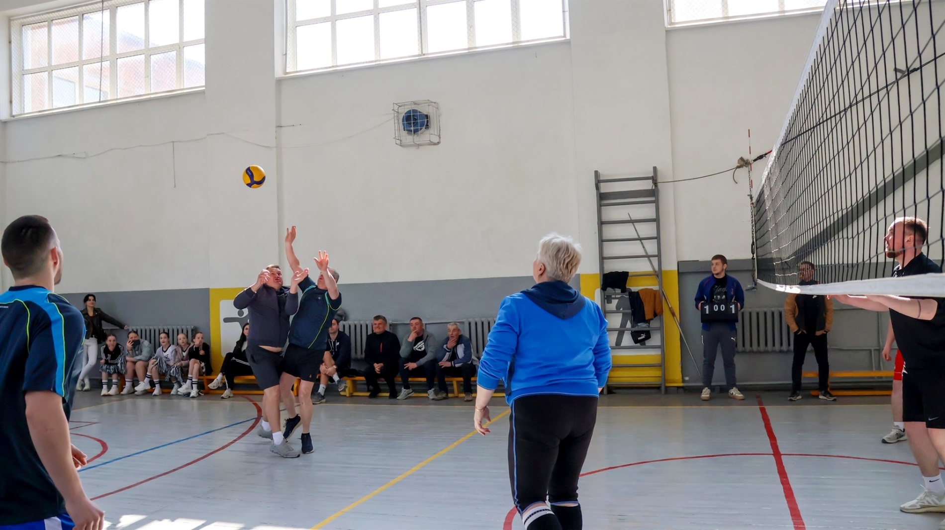У Ялтушківському ліцеї провели волейбольний турнір на честь вчителів-добровольців Барської громади