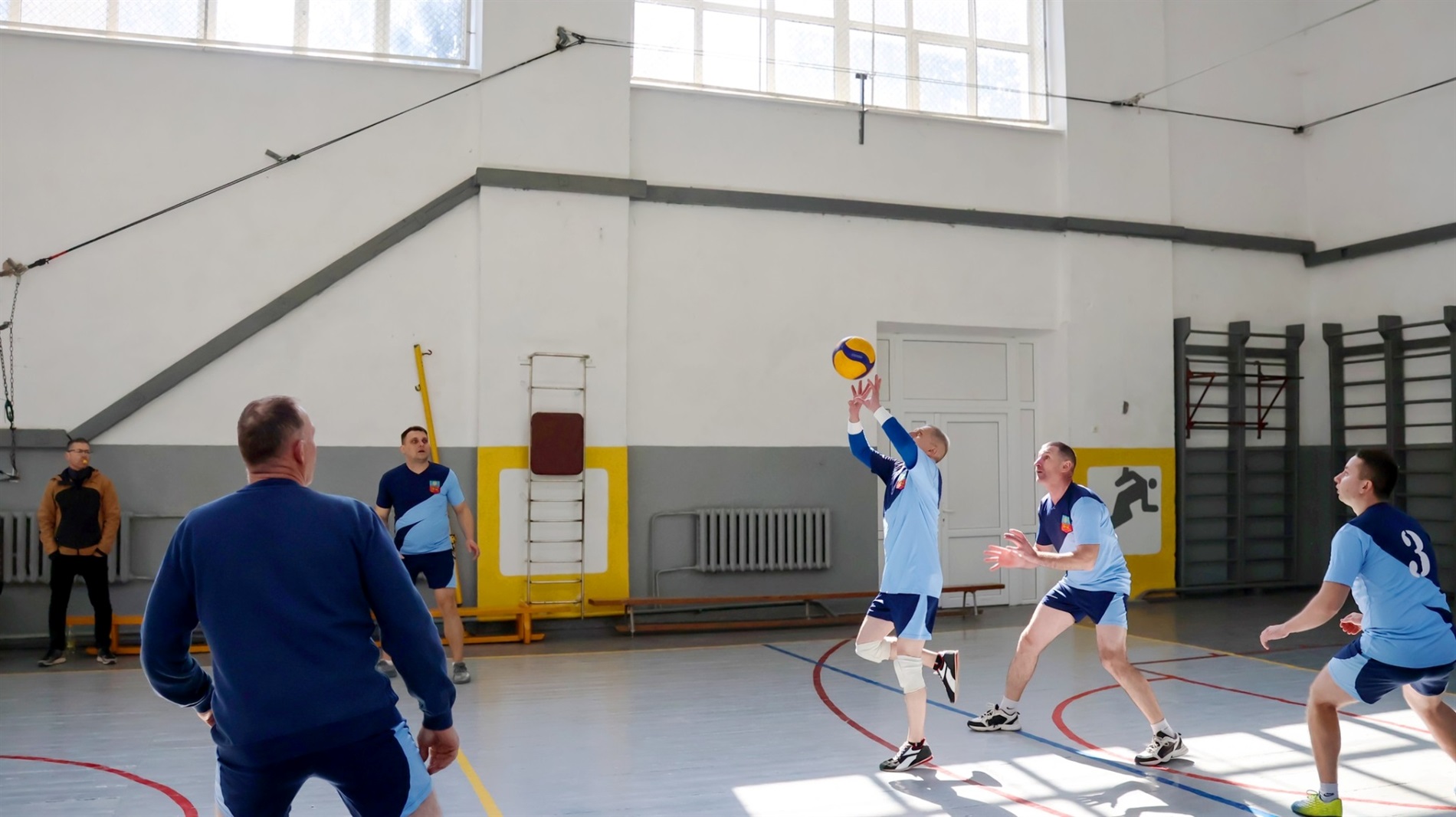 У Ялтушківському ліцеї провели волейбольний турнір на честь вчителів-добровольців Барської громади