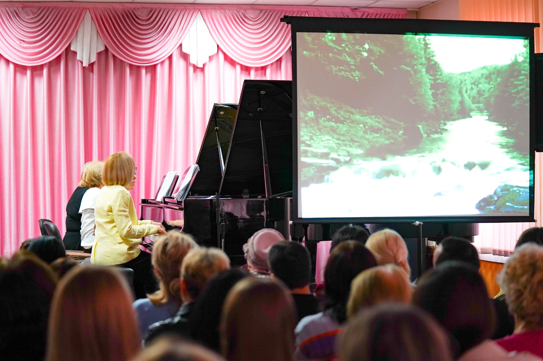 У Барській музичній школі відбувся щорічний благодійний концерт
