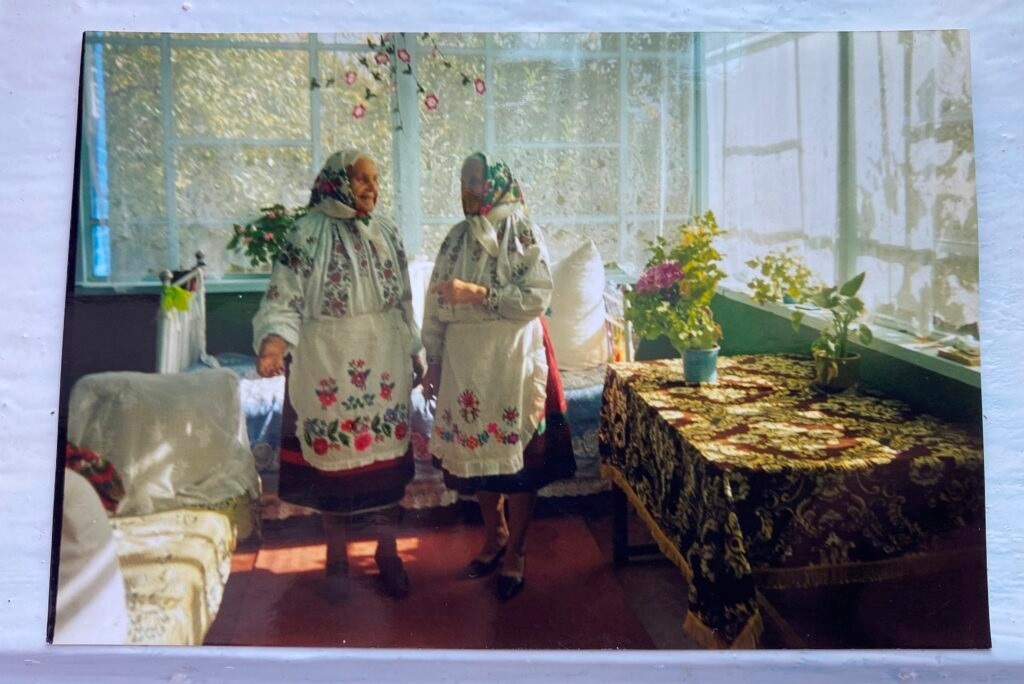 89-річна мешканка Барської громади співає старовинні українські пісні у TikTok