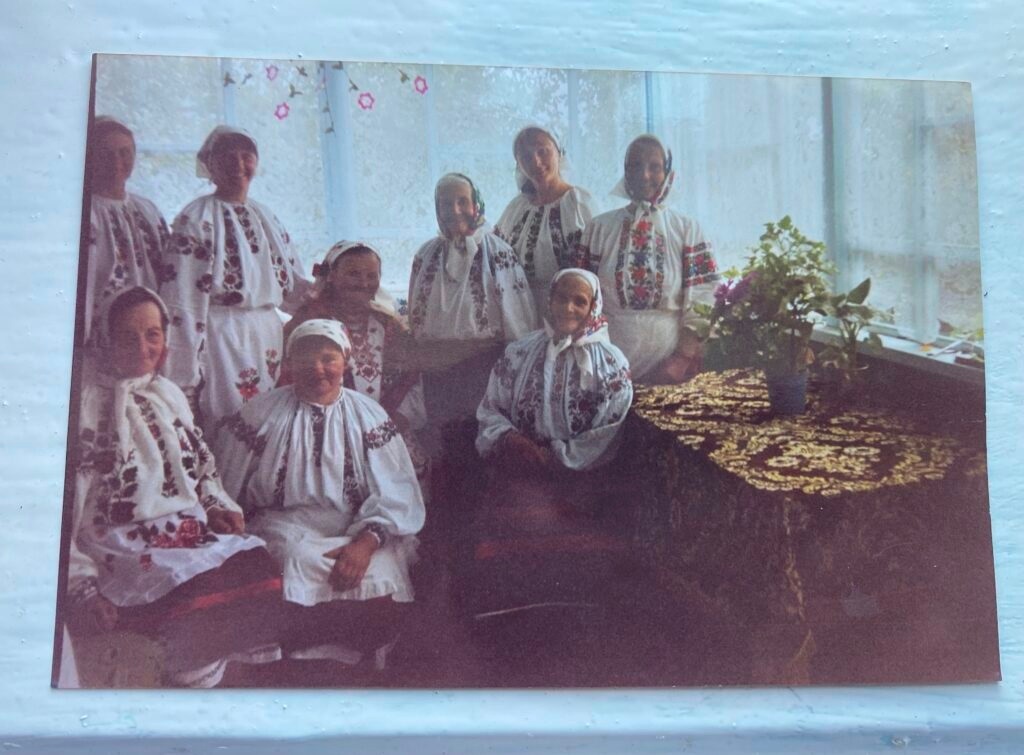 89-річна мешканка Барської громади співає старовинні українські пісні у TikTok