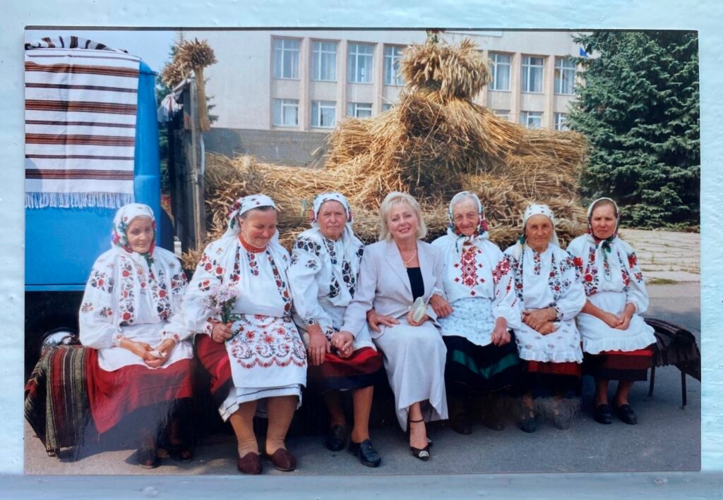 89-річна мешканка Барської громади співає старовинні українські пісні у TikTok