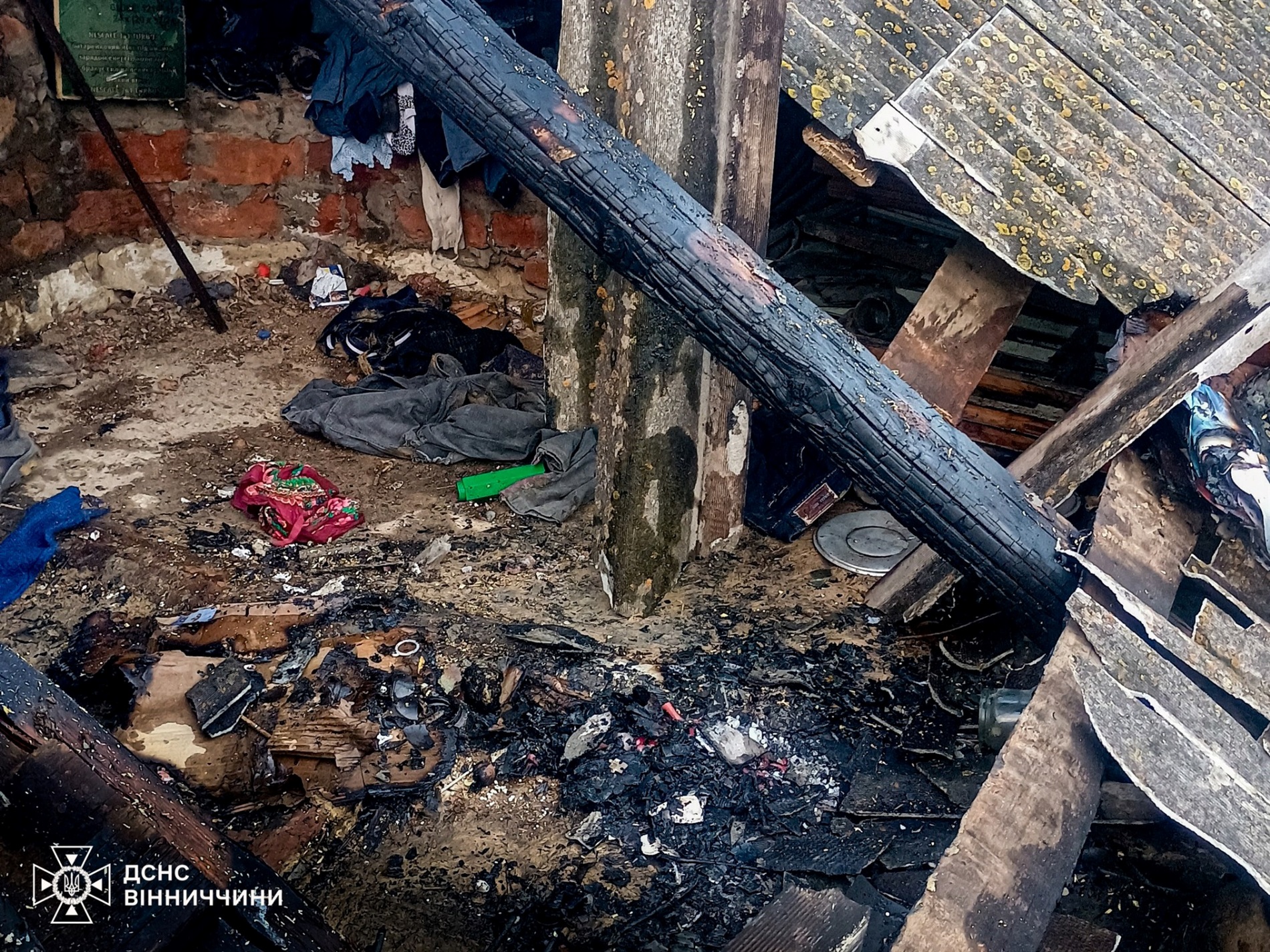 У Комарівцях горів житловий будинок: за добу на Вінниччині сталося 10 пожеж